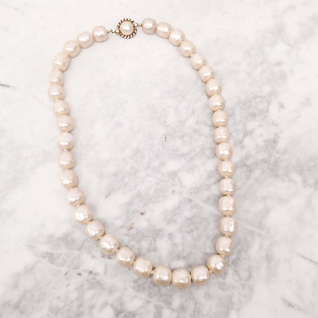 CHANEL VINTAGE PEARL NECKLACE