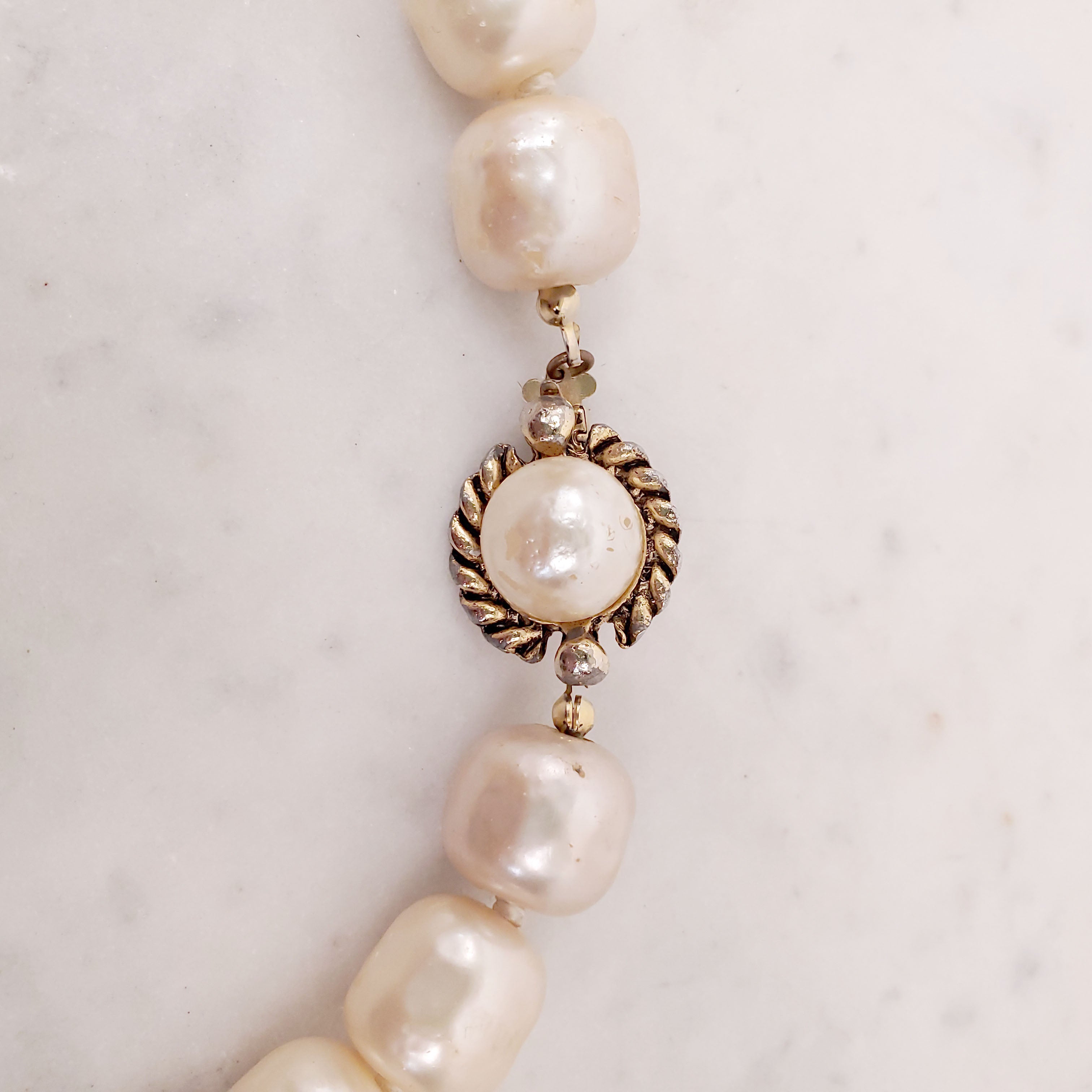 CHANEL VINTAGE PEARL NECKLACE