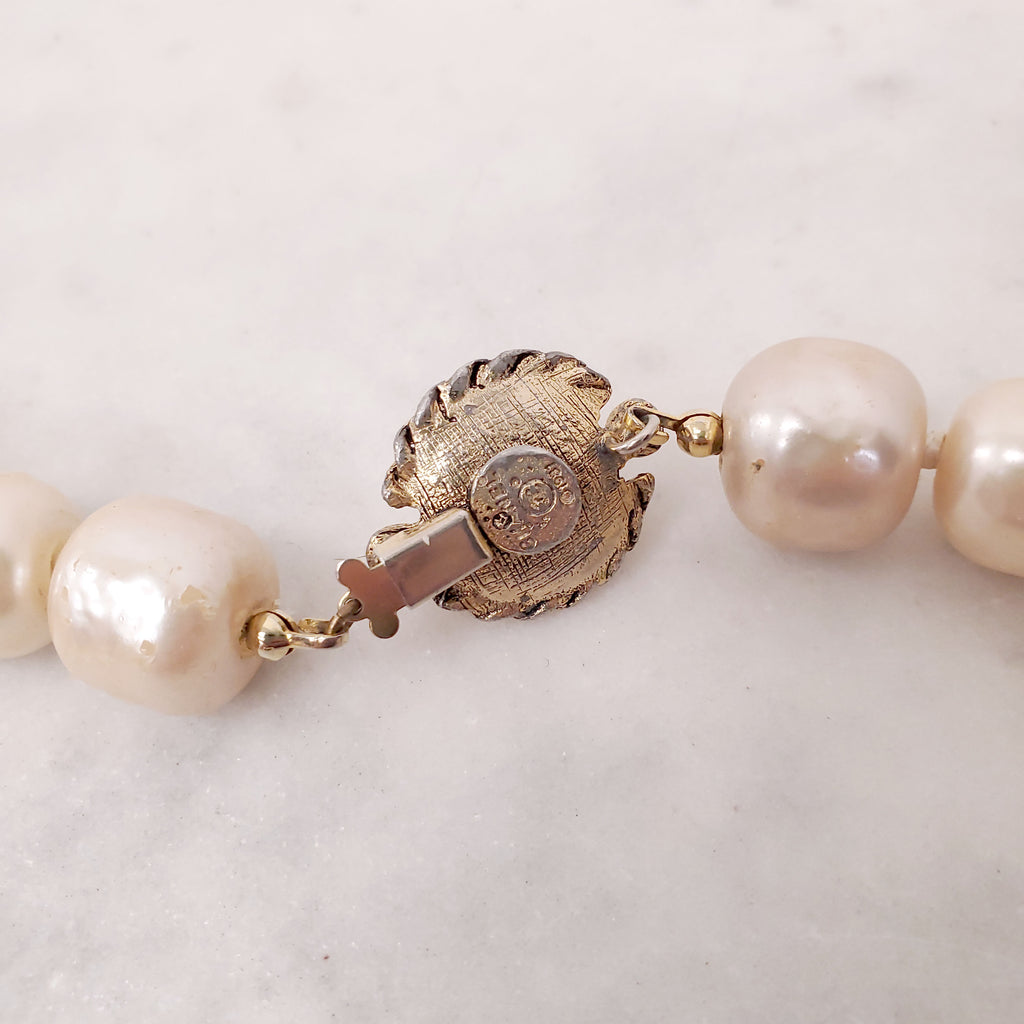 CHANEL VINTAGE PEARL NECKLACE
