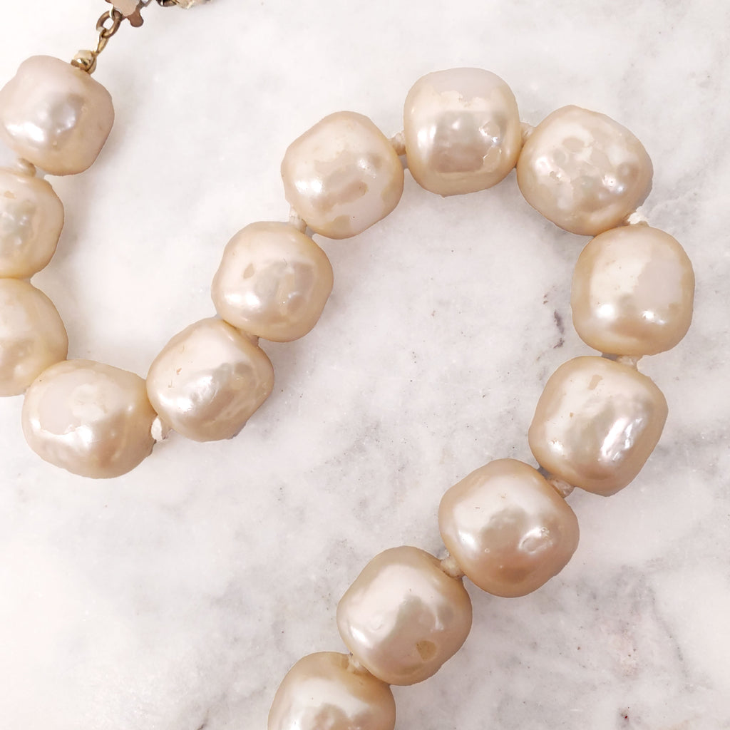 CHANEL VINTAGE PEARL NECKLACE