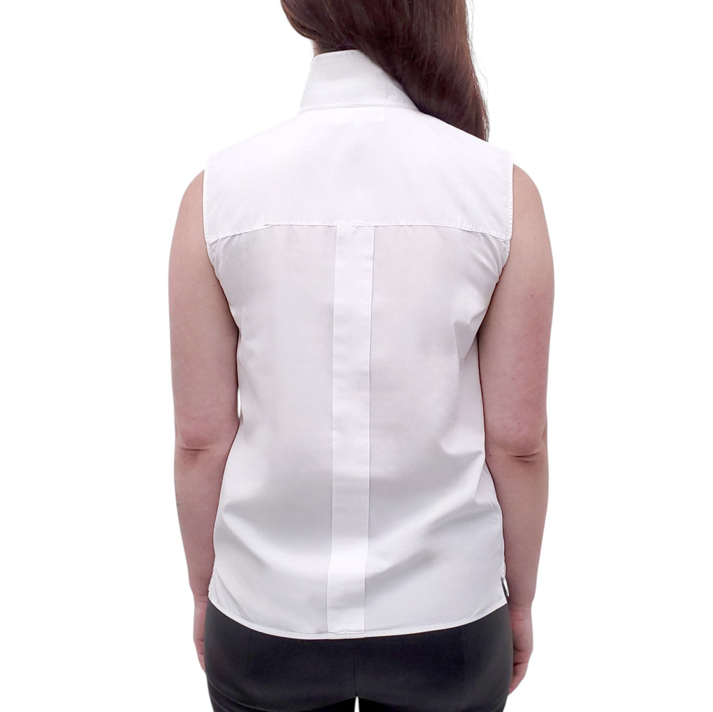 CHANEL WHITE COTTON SLEEVELESS BLOUSE WITH PEARL CC LOGO - SIZE 34
