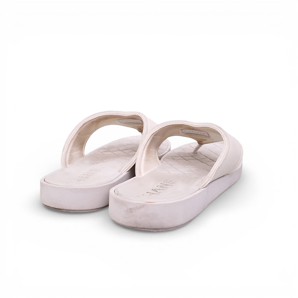 CHANEL WHITE FABRIC LOGO FLIP FLOPS - SIZE 40C