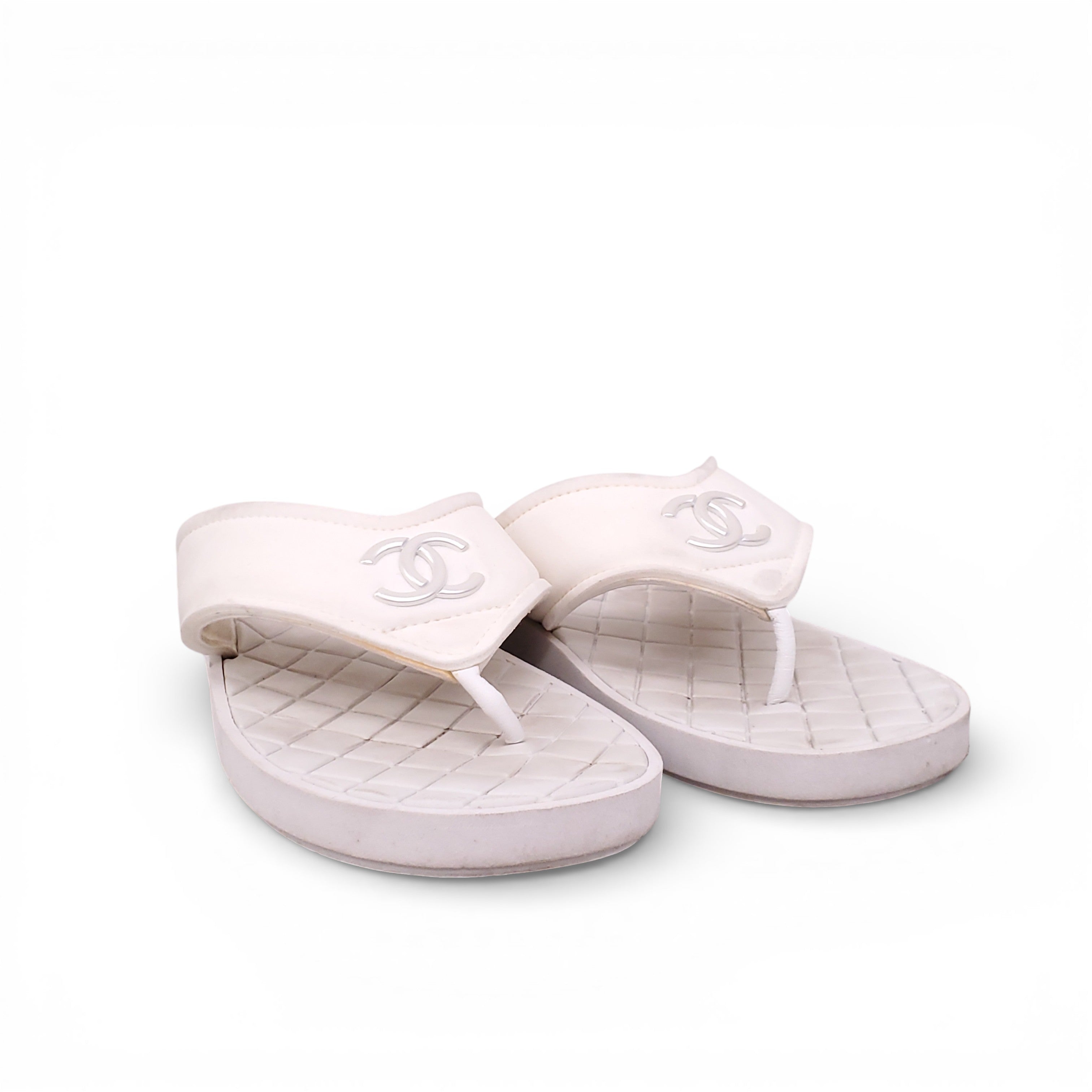 CHANEL WHITE FABRIC LOGO FLIP FLOPS - SIZE 40C