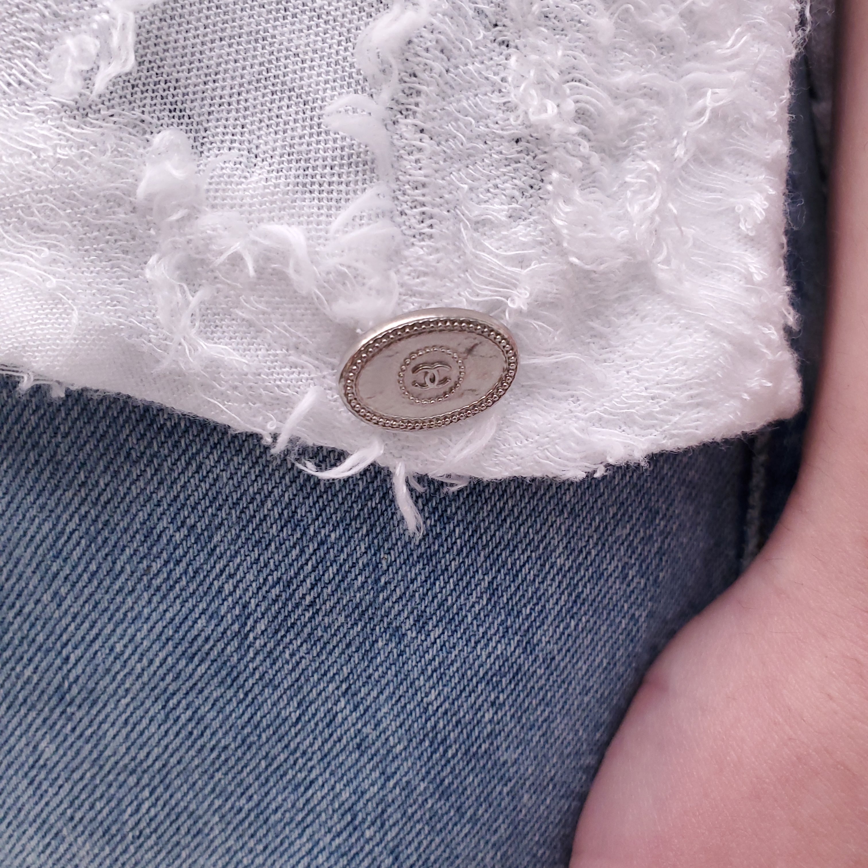 CHANEL WHITE FLORAL APPLIQUE TUNIC TOP WITH LOGO  - SIZE 34