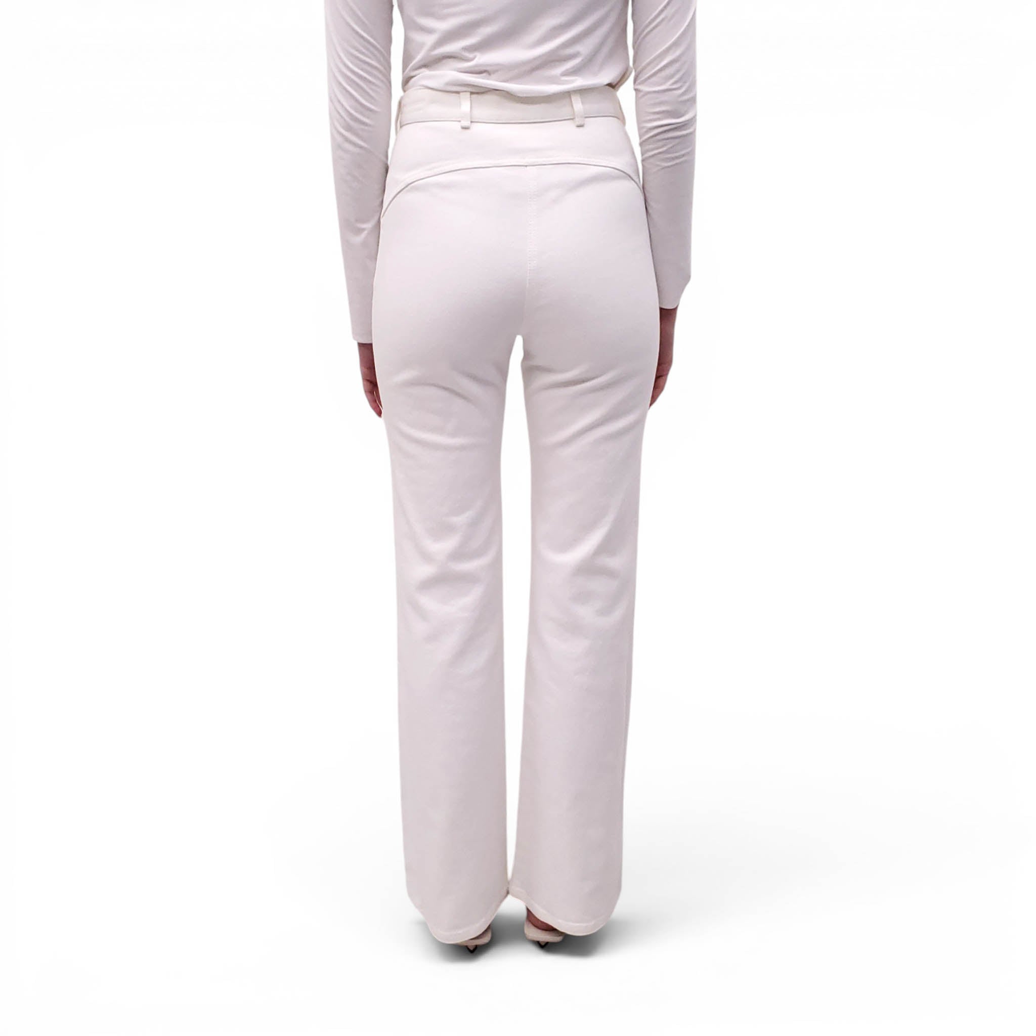 CHANEL WHITE JEANS WITH QUILTED POCKETS AND LOGO BUTTONS - SIZE 38