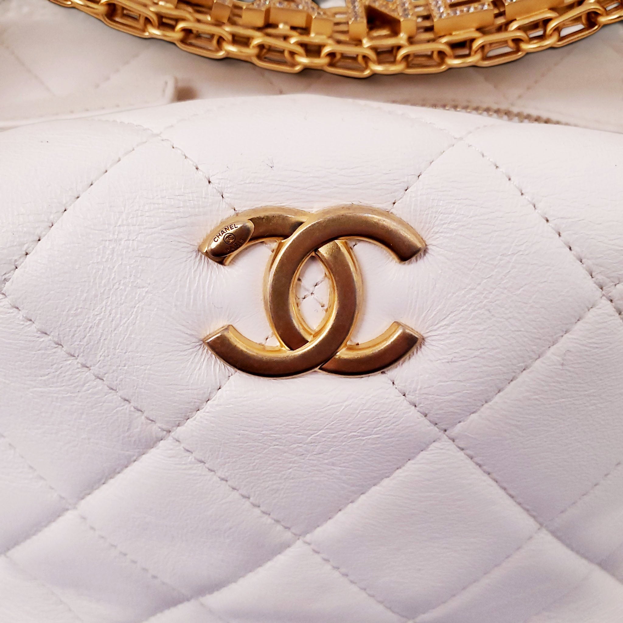 CHANEL WHITE LAMBSKIN QUILTED CRYSTAL LOGO TOP HANDLE BAG WITH CROSSBODY