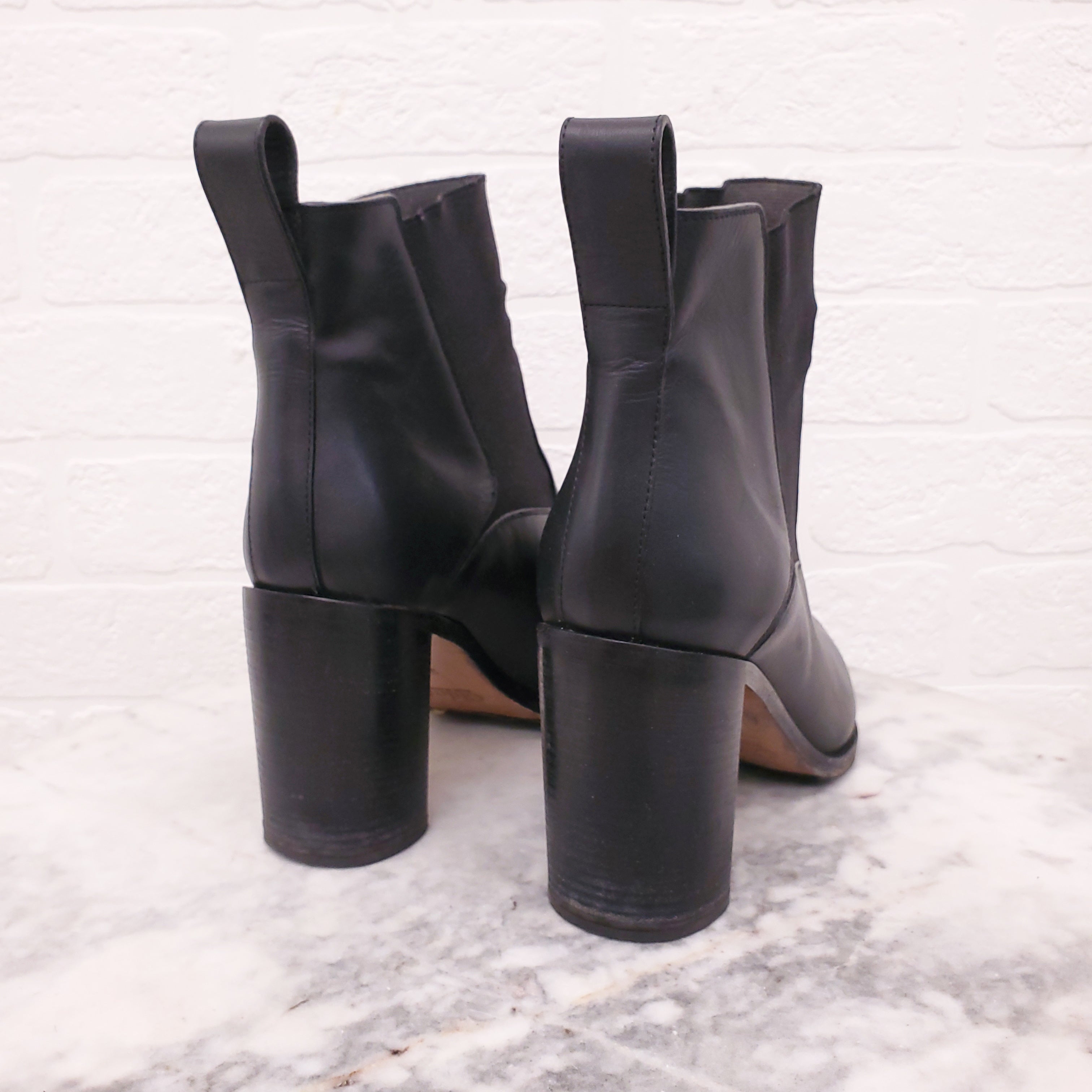 CHLOÉ BLACK LEATHER BOOTIES - SIZE 38