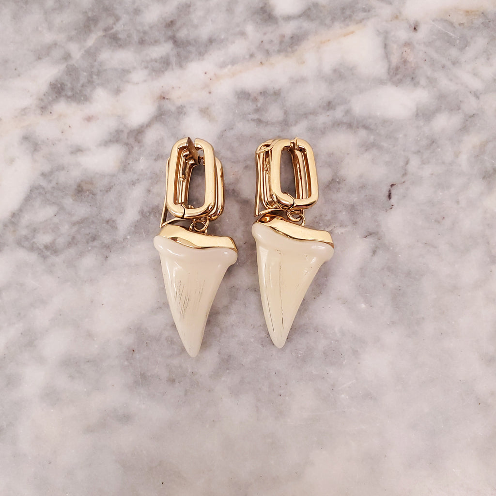 CHLOÉ SHARK TOOTH EARRINGS