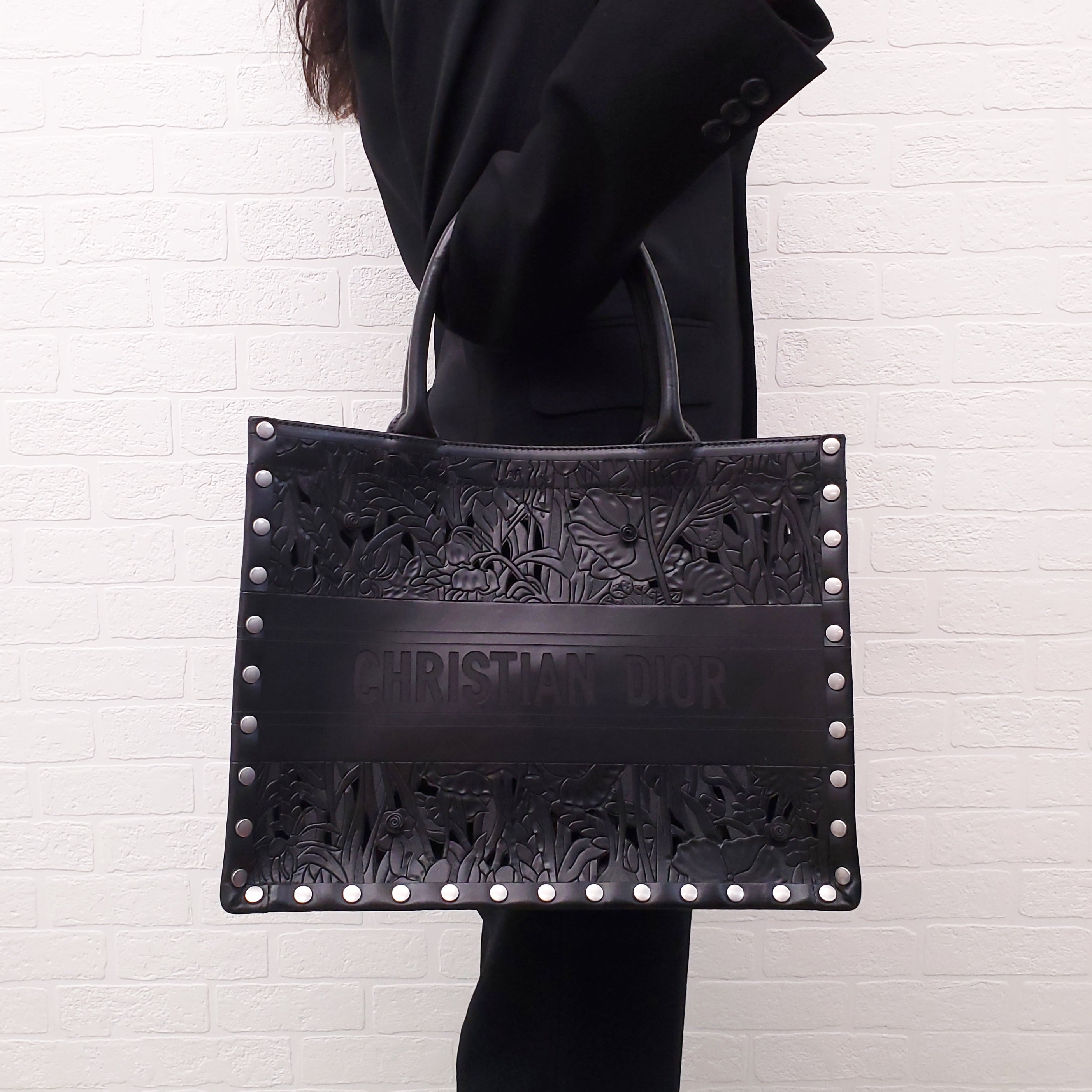 CHRISTIAN DIOR 2020 FLEURS SCULPTED LEATHER LARGE BOOK TOTE