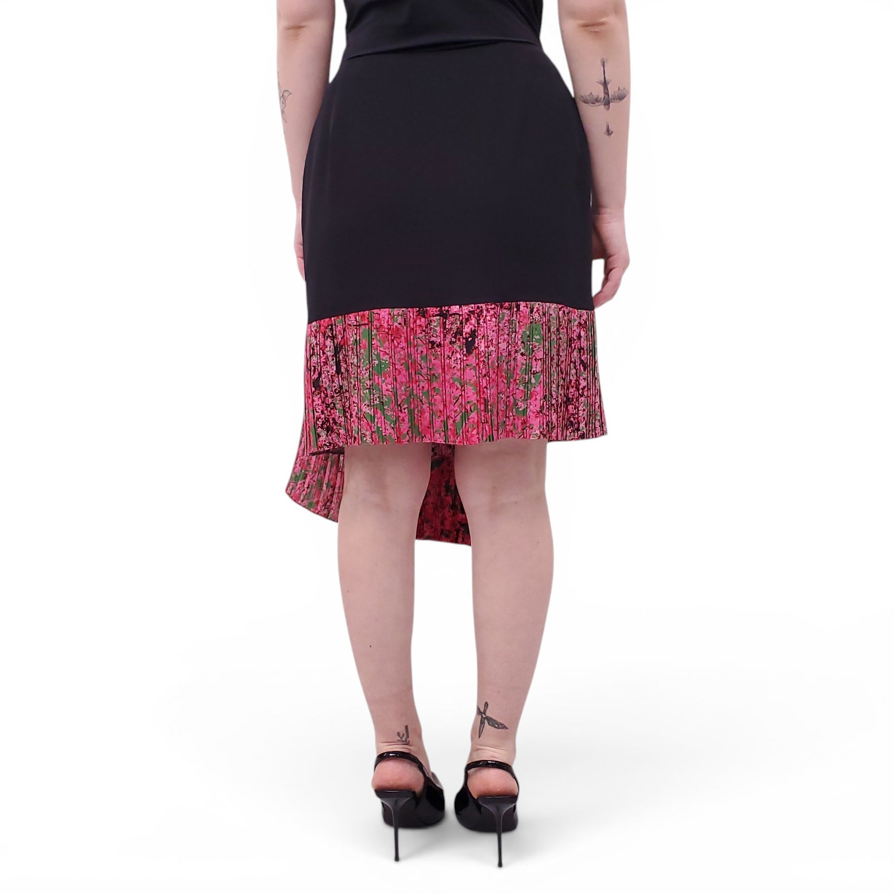 CHRISTIAN DIOR BLACK AND PINK PATTERNED PLEATED SKIRT - SIZE 10