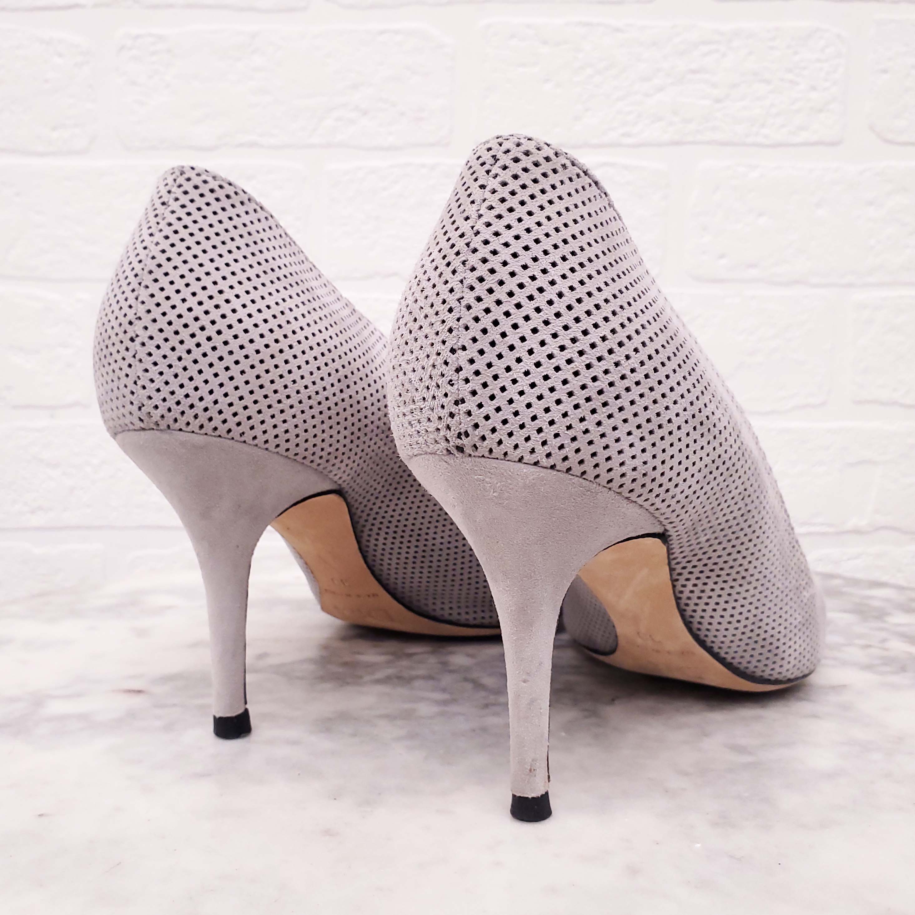 CHRISTIAN DIOR LASER CUT GREY SUEDE KITTEN HEEL - SIZE 39