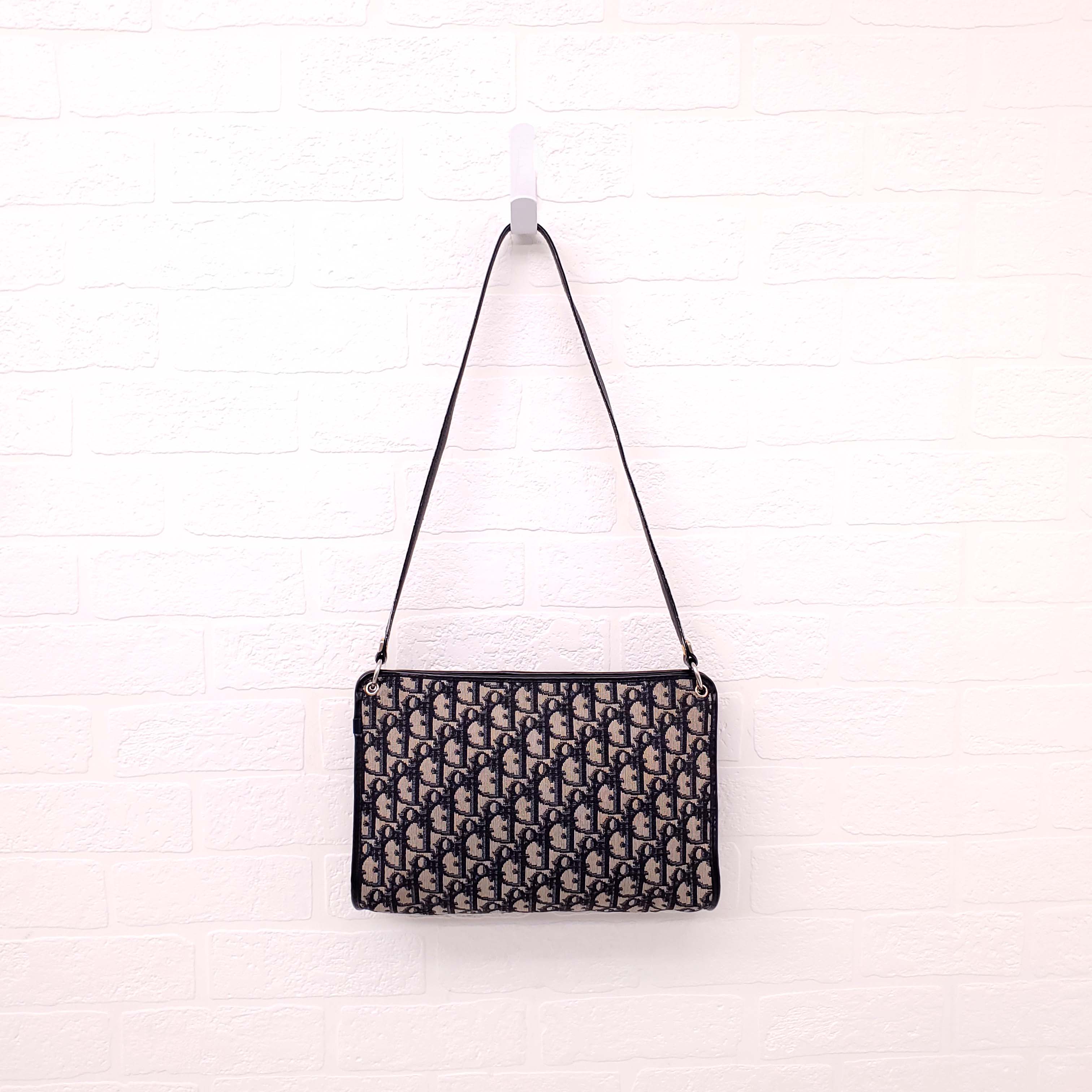 CHRISTIAN DIOR VINTAGE LOGO PURSE