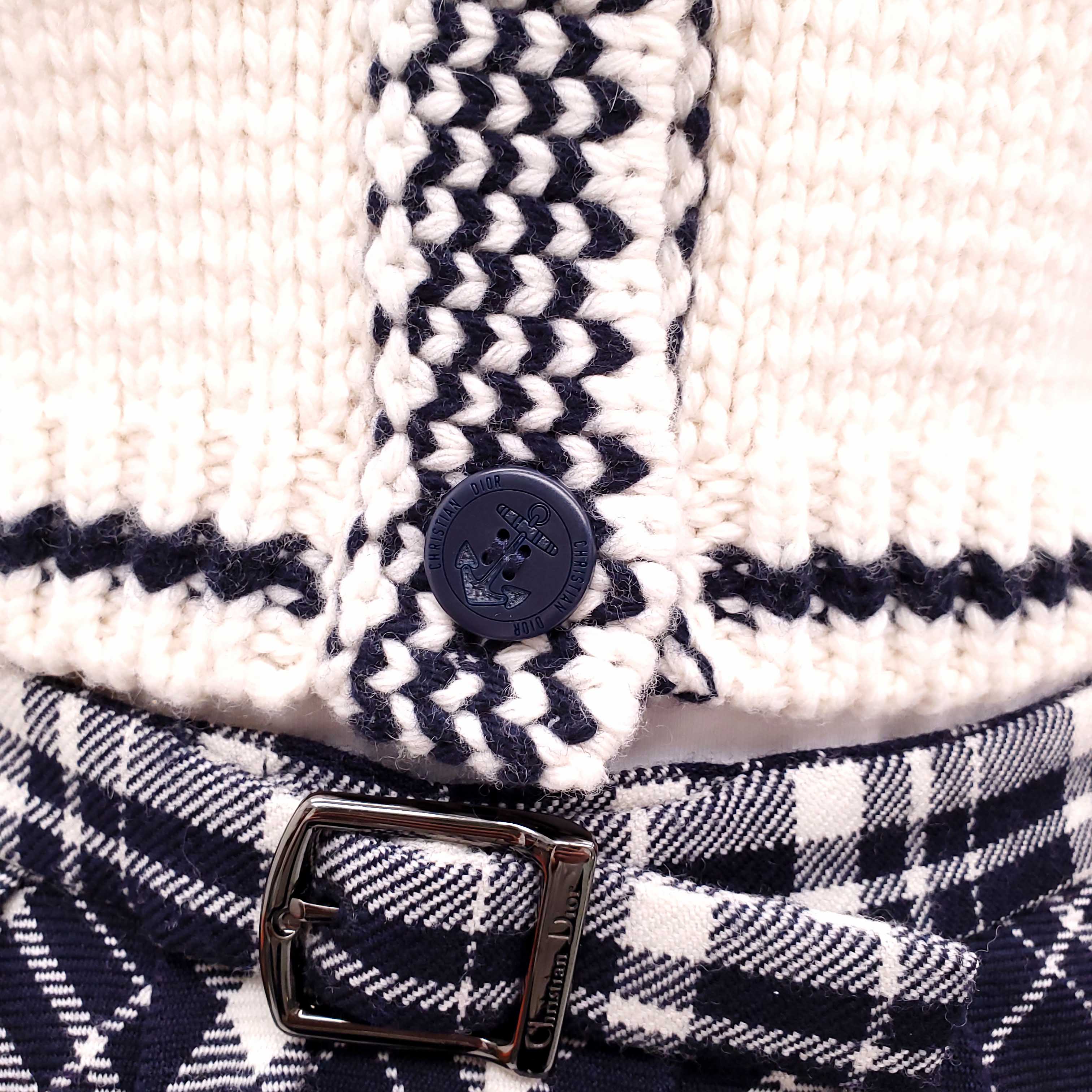 CHRISTIAN DIOR WHITE WOOL CASHMERE LOGO CARDIGAN - SIZE 2