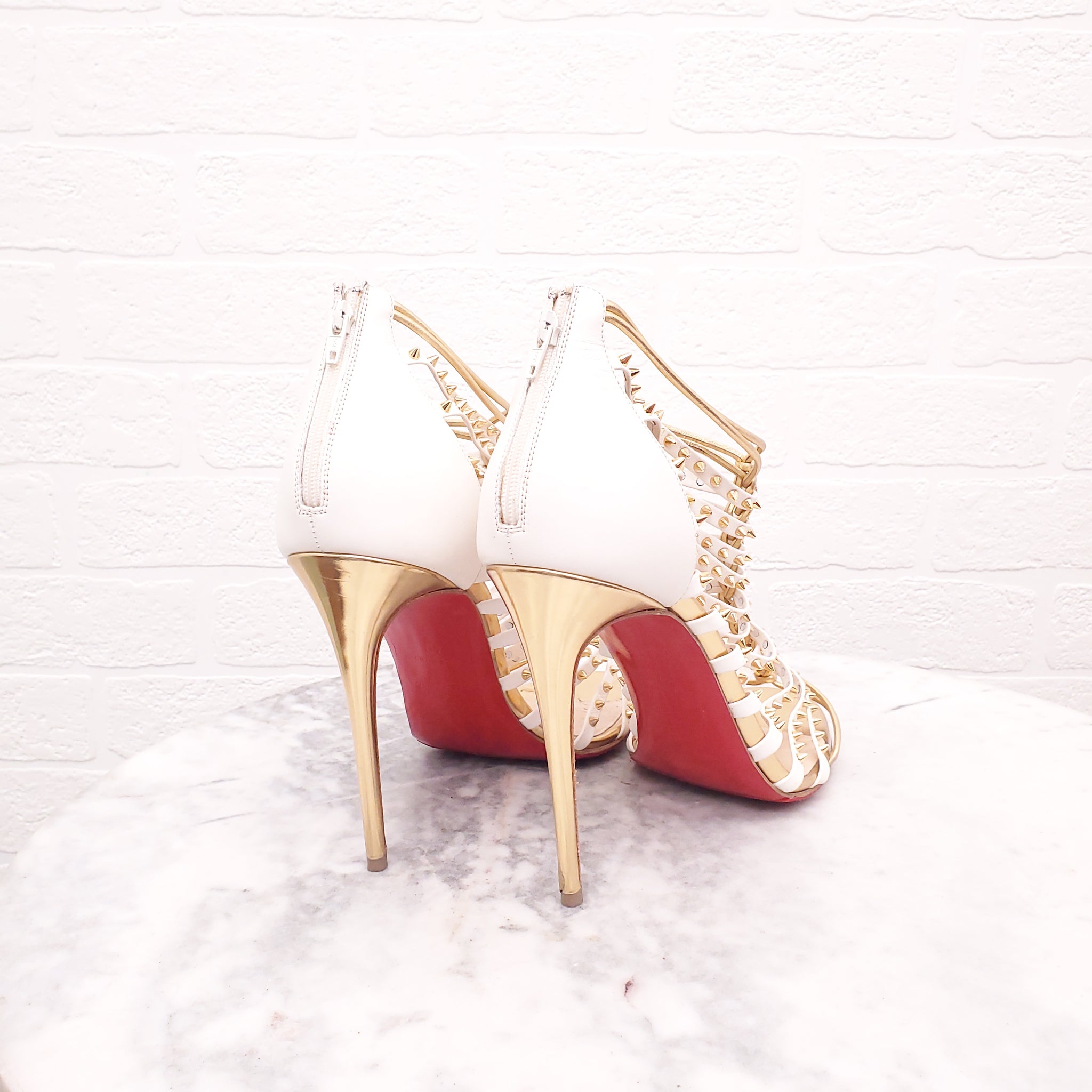 CHRISTIAN LOUBOUTIN CREAM/GOLD MILLACLOU 100 SPIKE HEELS SIZE 40
