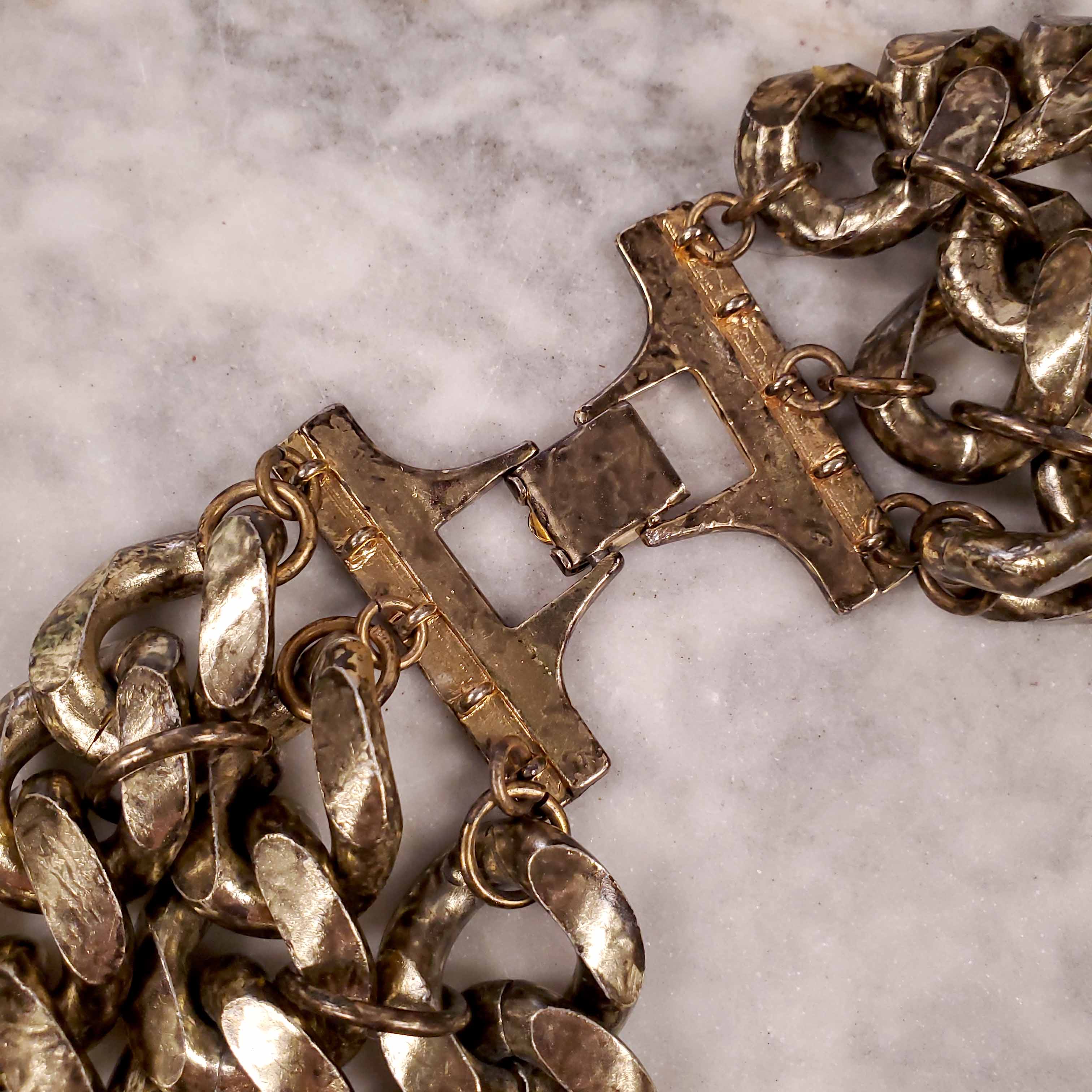 CONTEMPORARY NECKLACE IN 3 HUGE BRONZE PATINATED LINKS