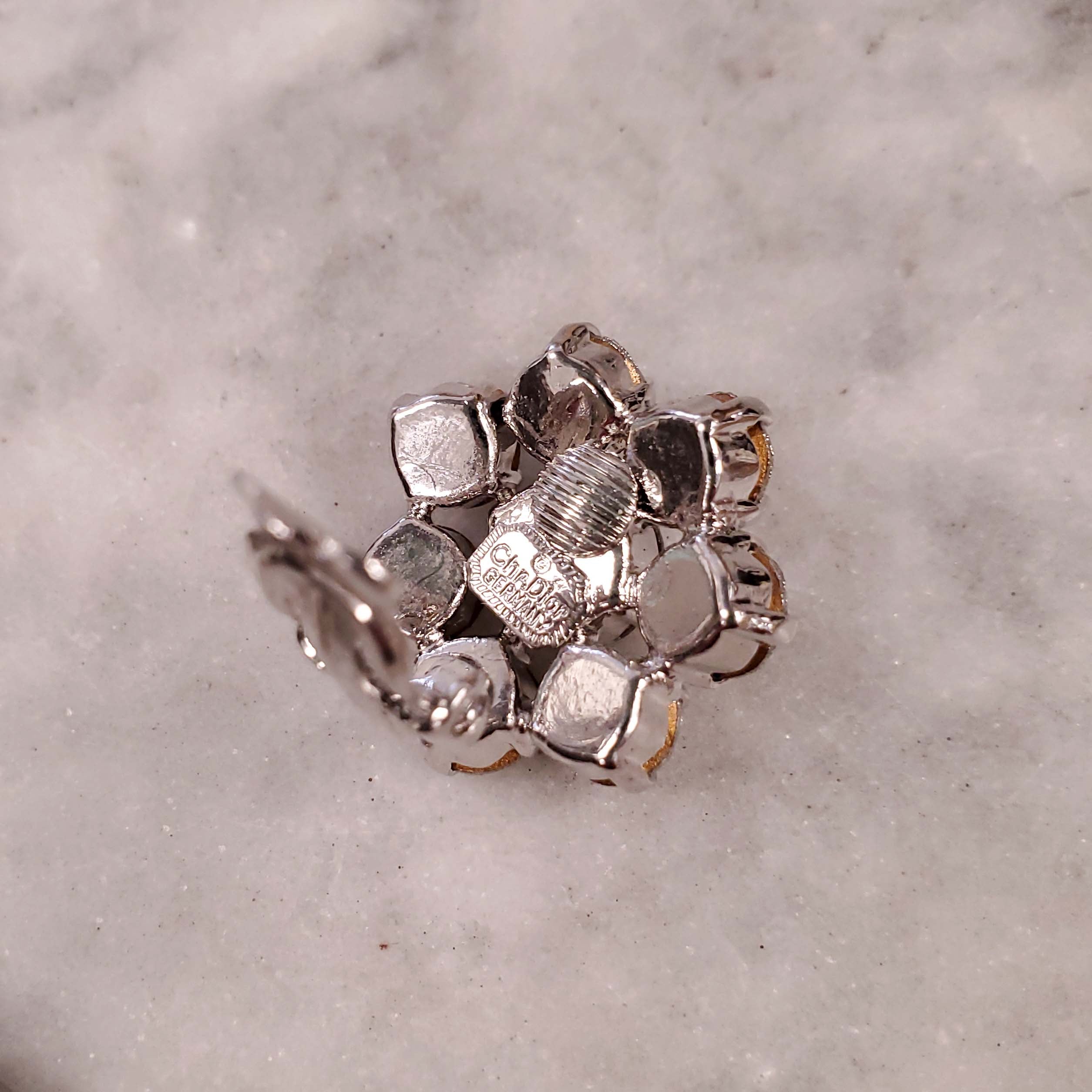 DIOR 1995 NECKLACE WITH SINGLE ROW OF GRADUATED DIORITE STONES SET IN RHODIUM WITH MATCHING EARRINGS