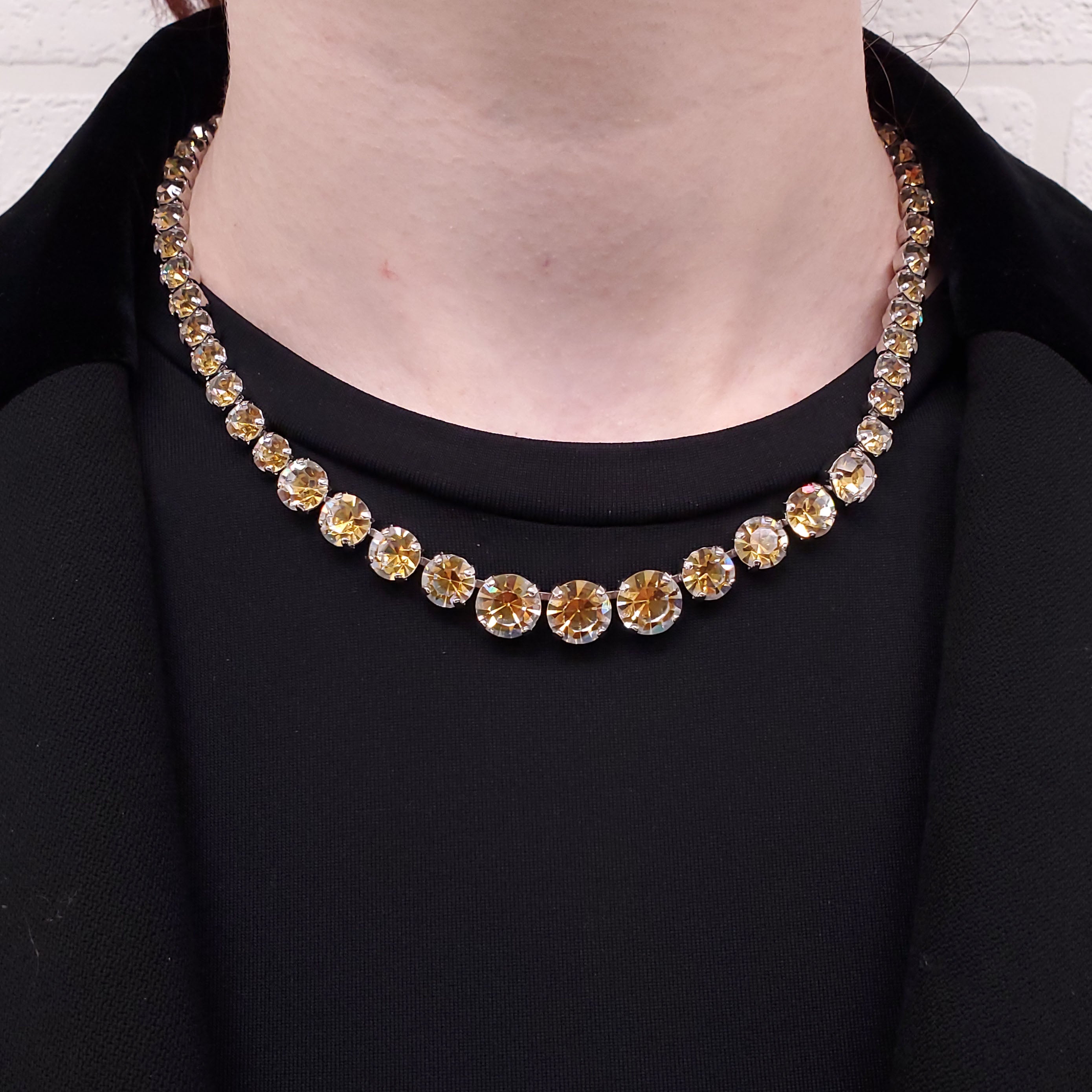 DIOR 1995 NECKLACE WITH SINGLE ROW OF GRADUATED DIORITE STONES SET IN RHODIUM WITH MATCHING EARRINGS