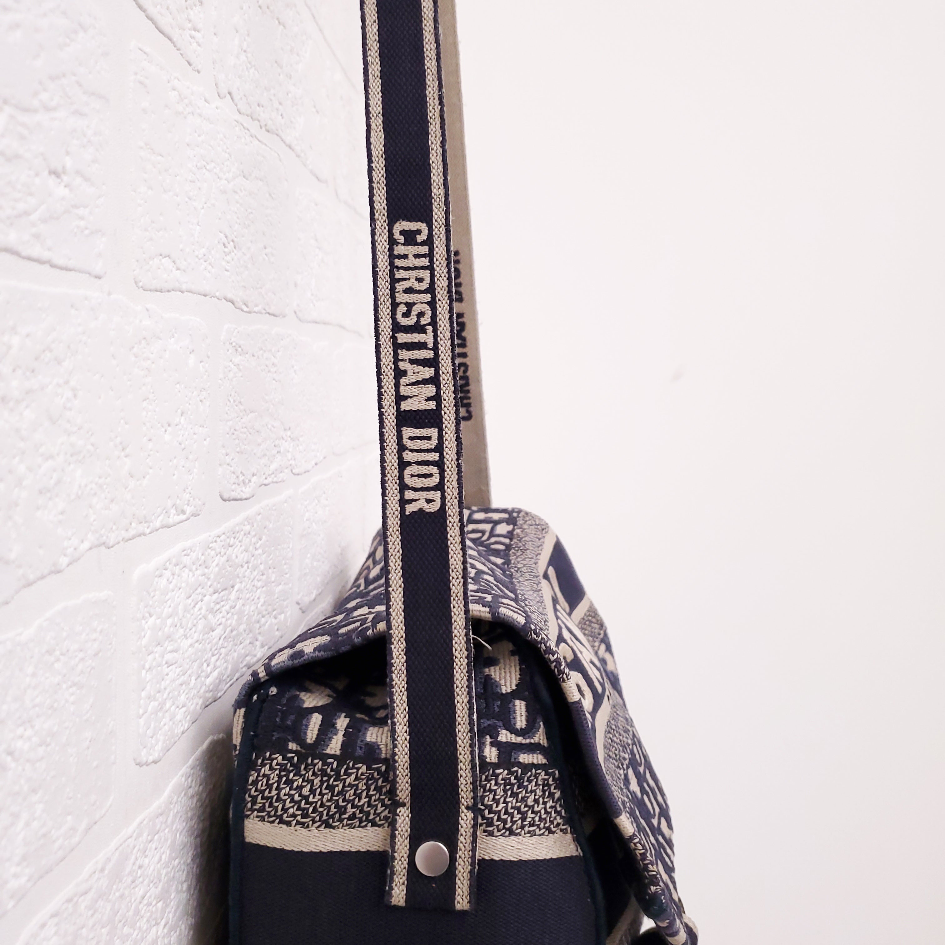 DIOR OBLIQUE MESSENGER BAG