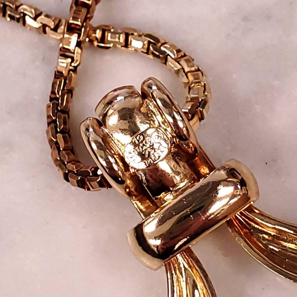 DIOR PENDANT GOLD NECKLACE WITH INTERLOCKING HOOPS ON GOLD CHAIN