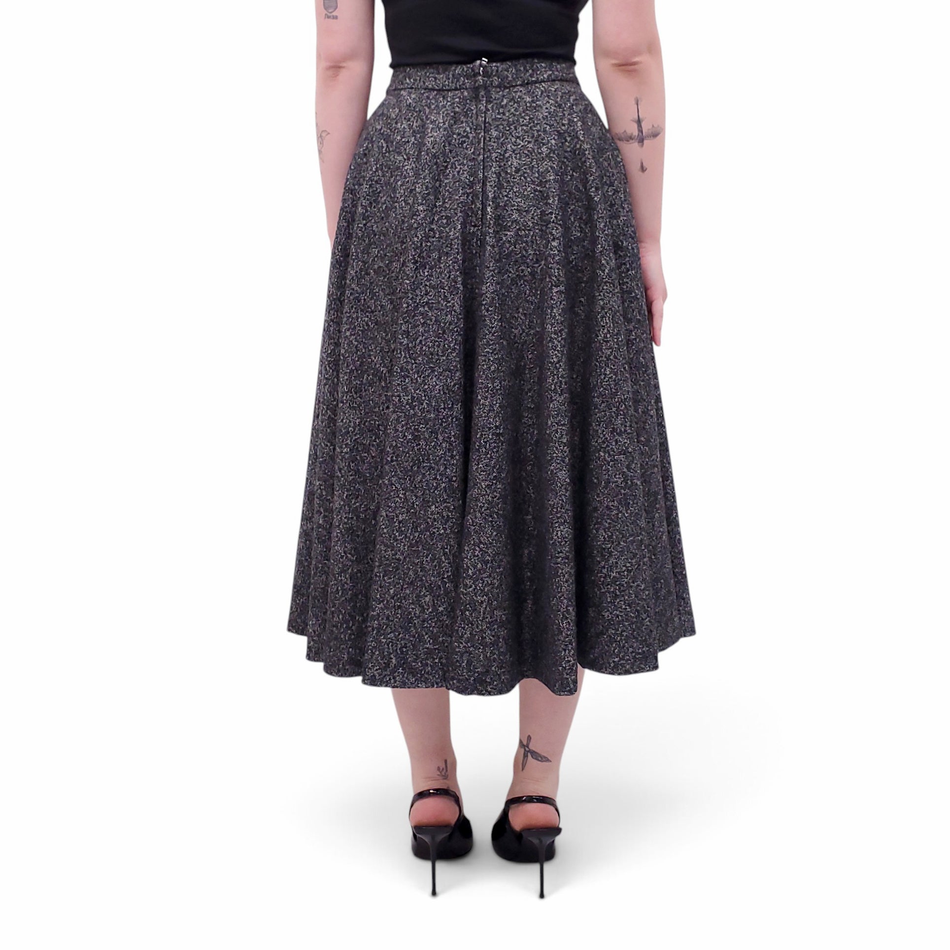 DOLCE & GABBANA TWEED SKIRT WITH MATCHING JACKET & LEOPARD INTERIOR - SIZE 38