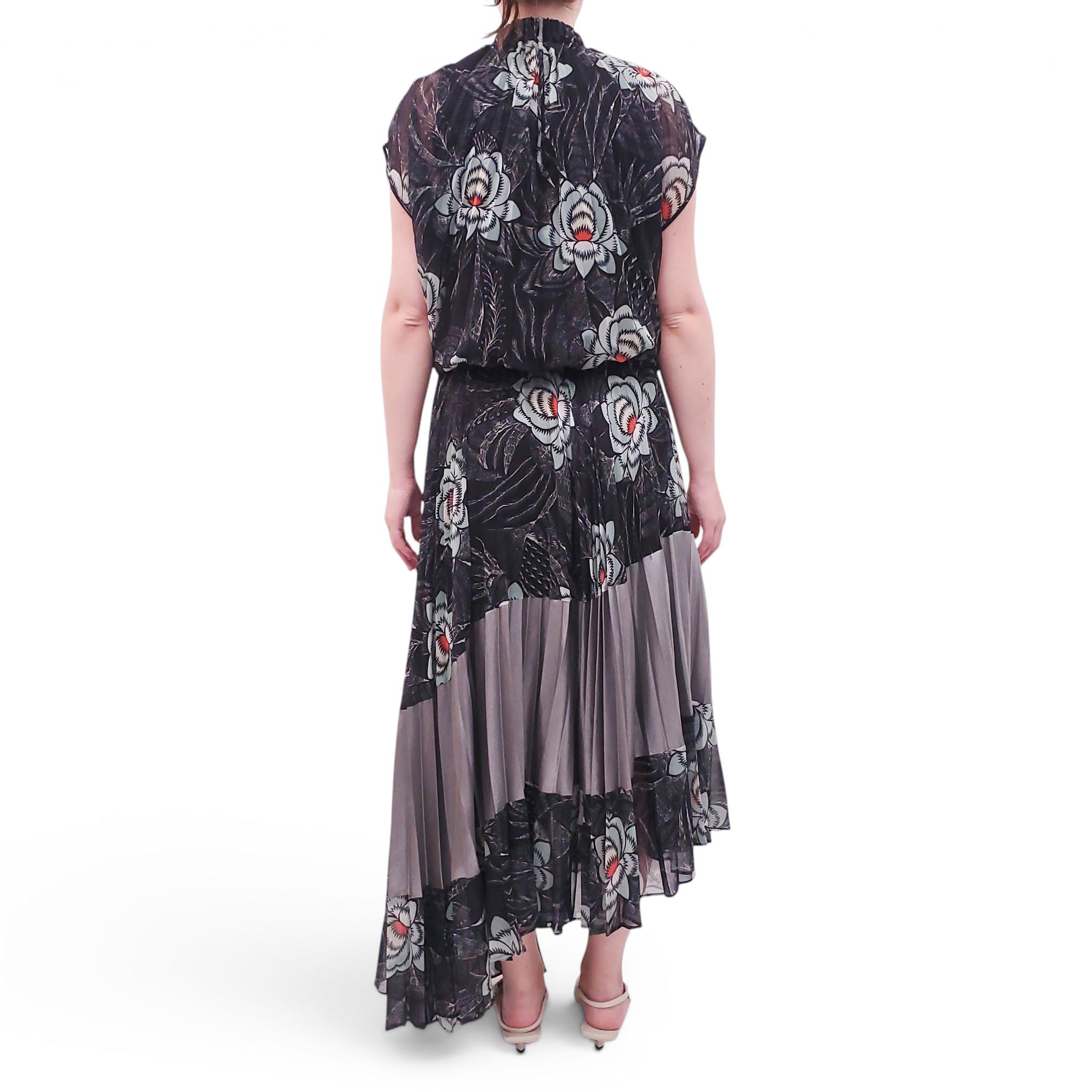 DRIES VAN NOTEN BLACK AND BLUE PATTERNED PLEATED SET - SIZE 38/40