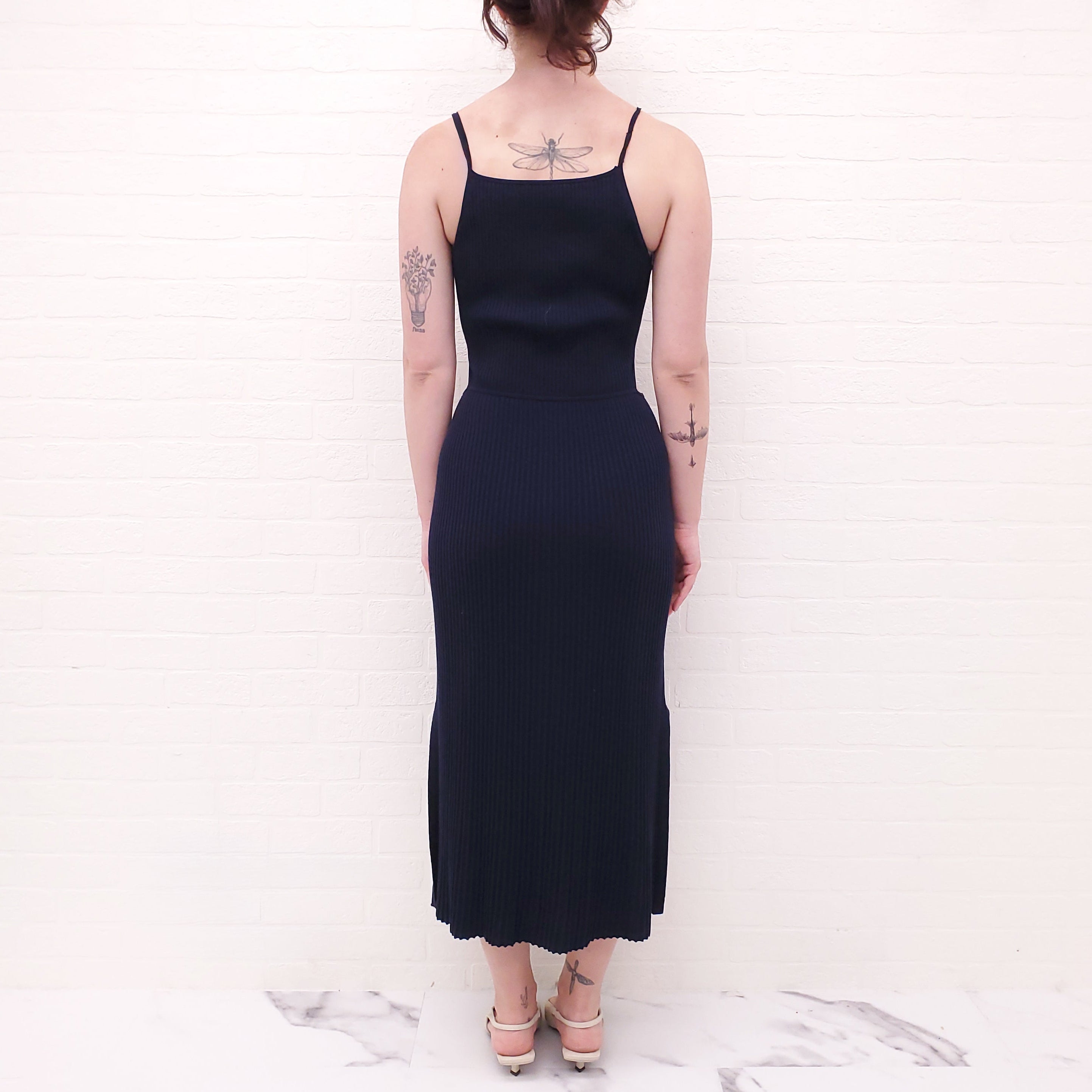 ELIZABETH & JAMES NAVY RIBBED MAXI DRESS - SIZE XS