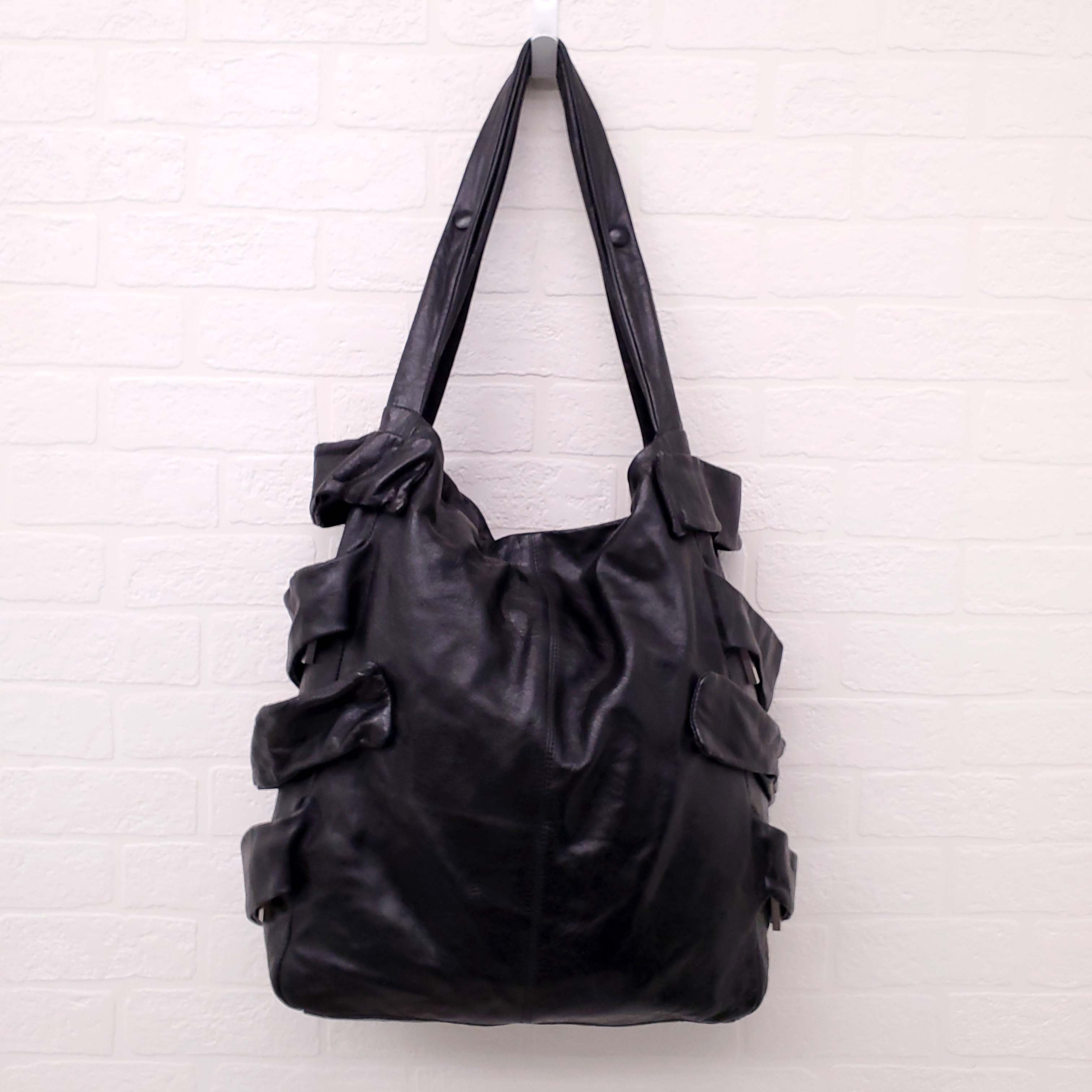 FENDI BLACK LEATHER SHOULDER BAG