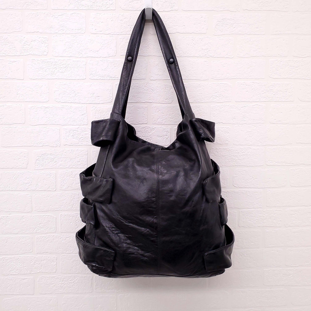 FENDI BLACK LEATHER SHOULDER BAG