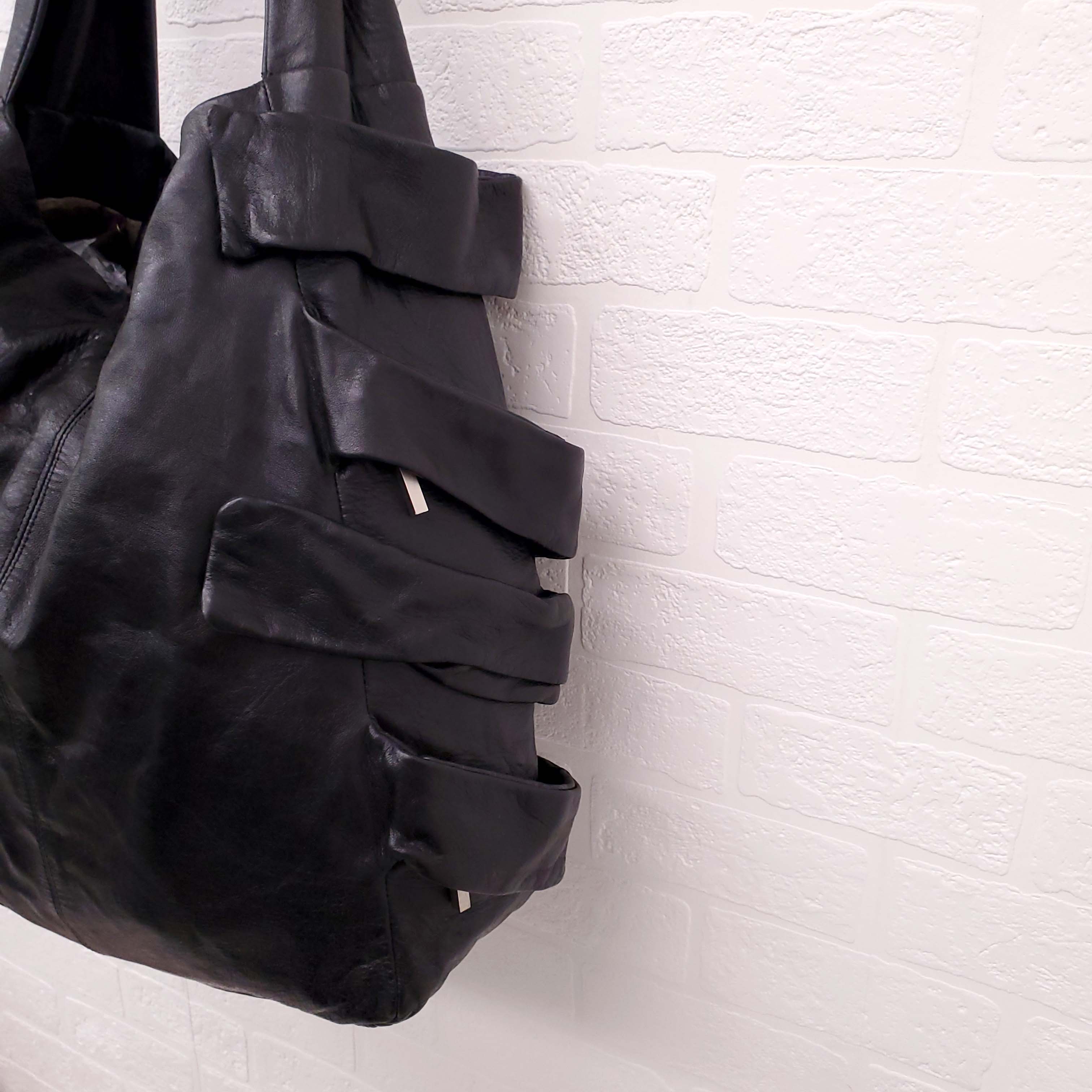 FENDI BLACK LEATHER SHOULDER BAG