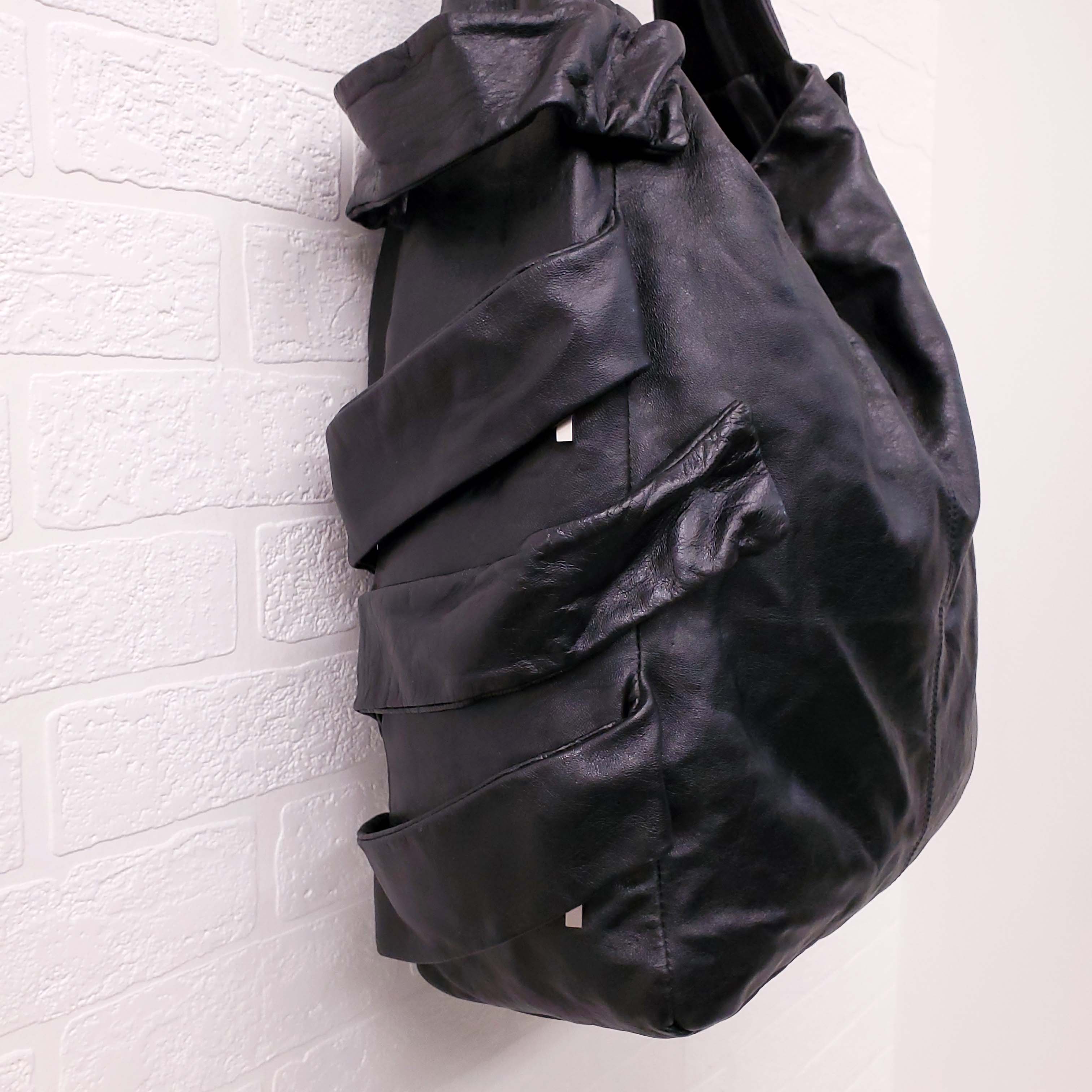 FENDI BLACK LEATHER SHOULDER BAG