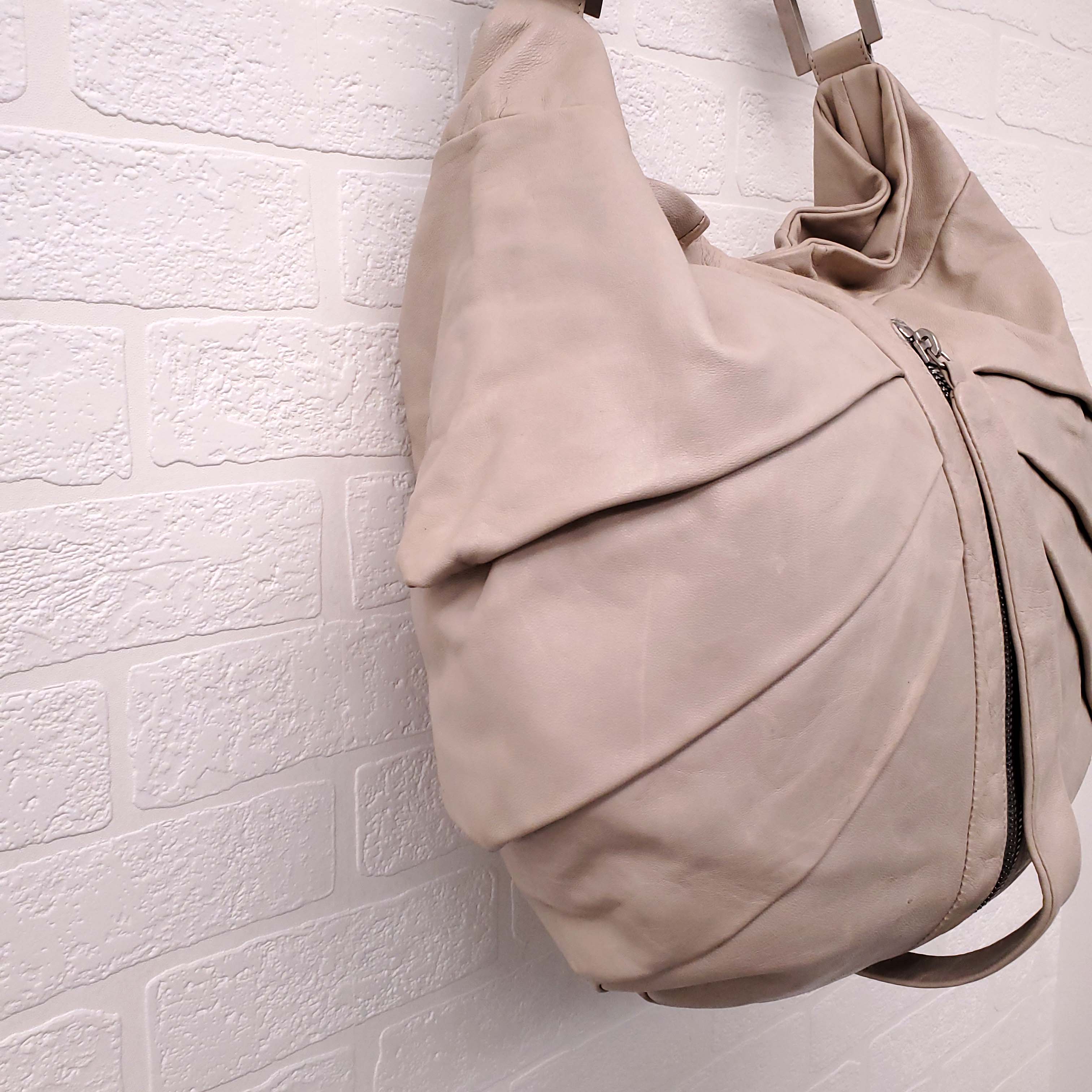 FENDI TAUPE LEATHER SHOULDER BAG WITH FRONT ZIPPER DETAIL