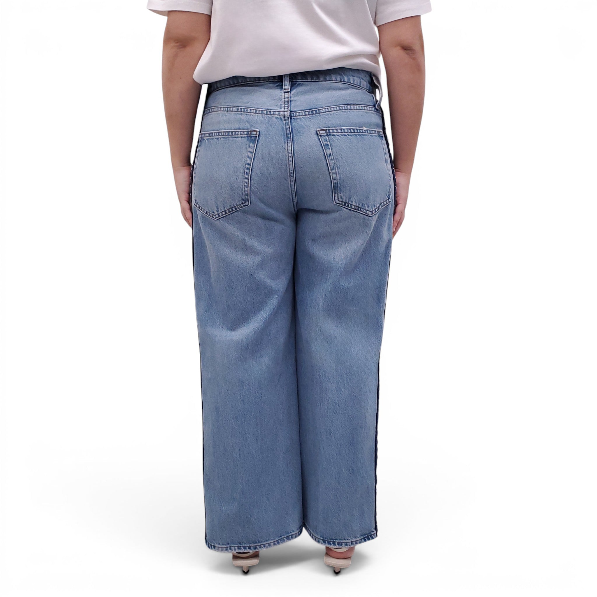 FRAME 'LE JANE WIDE LEG CROP’ JEANS WITH CROCHET PATTERN DETAIL - SIZE 31