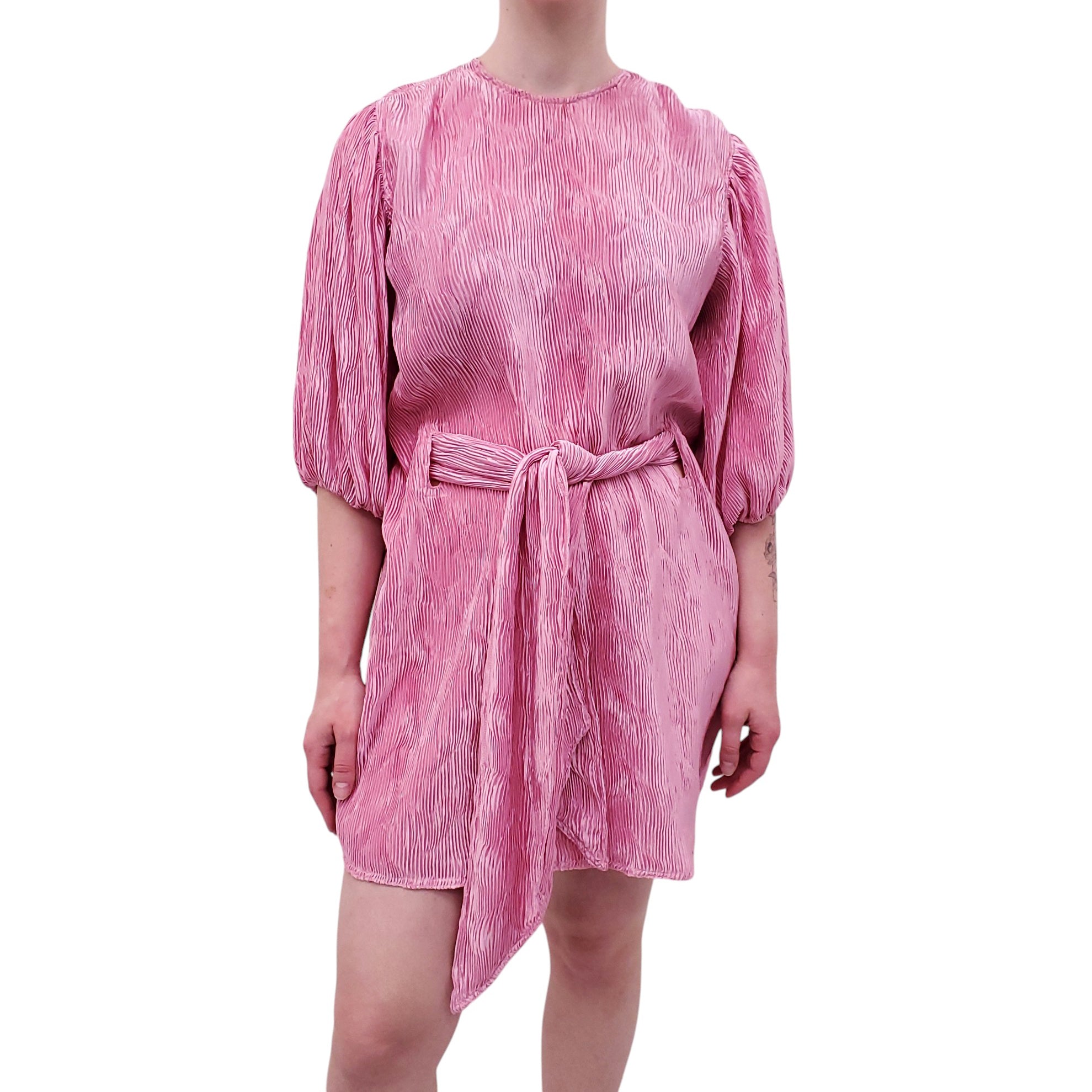 ganni pink dress LIGHT OVERDYED HEAVY DENIM MINI 510 tall Model is wearing a US size 4 GANNI PINK TEXTURED DRESS WITH