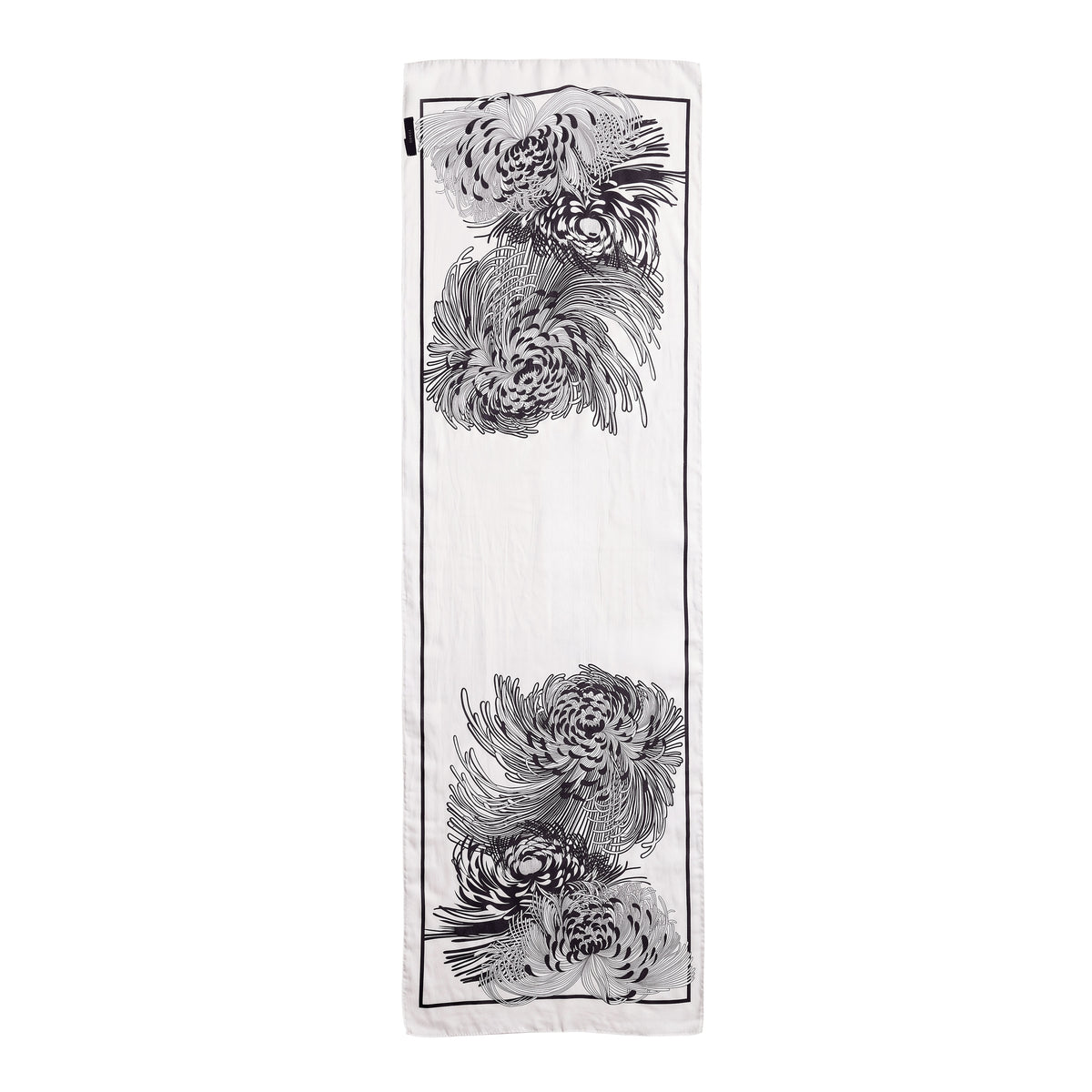 GUCCI BLACK AND WHITE LARGE FABRIC FLORAL SHAWL