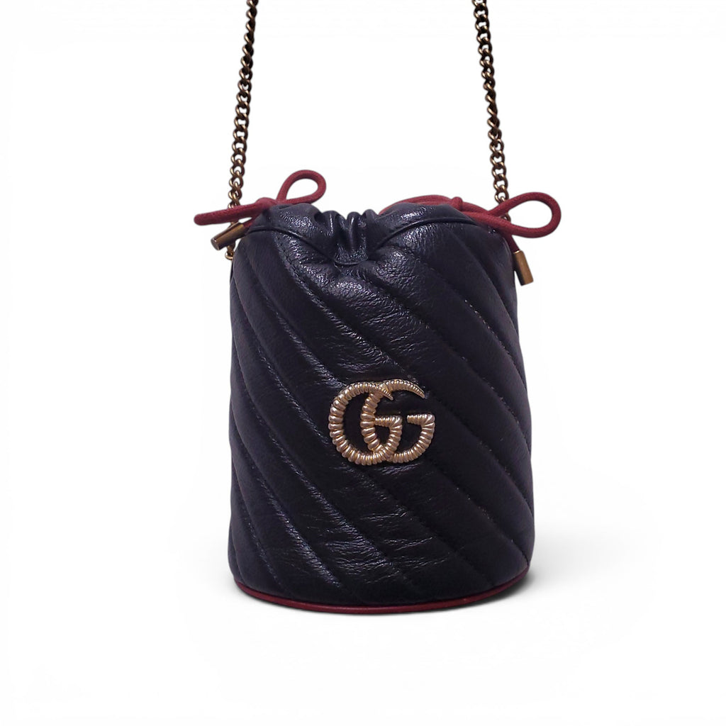 GUCCI BLACK LEATHER LOGO BUCKET BAG