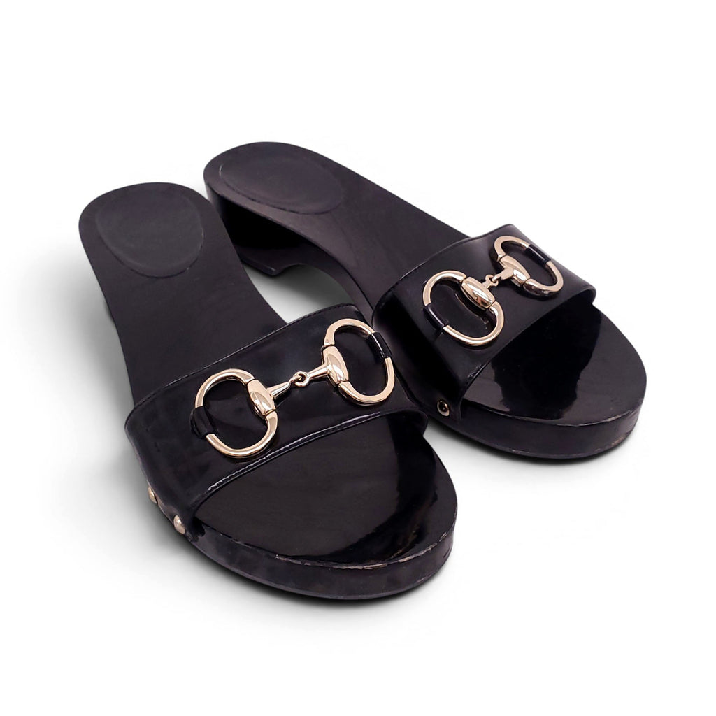 GUCCI BLACK PATENT HORSEBIT FLATS - SIZE 38
