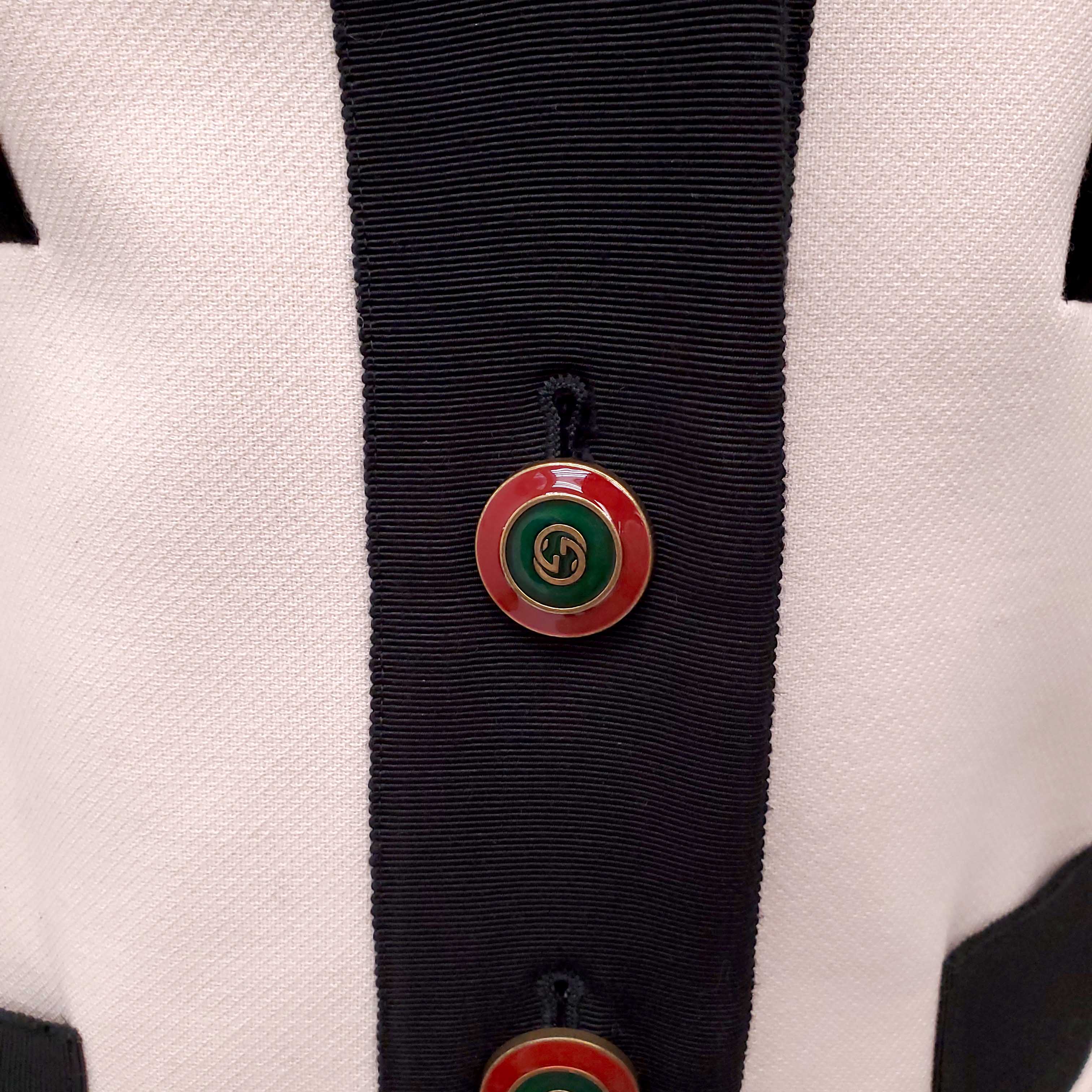 GUCCI CREAM COAT WITH FLORAL EMBROIDERED DETAIL - SIZE 36