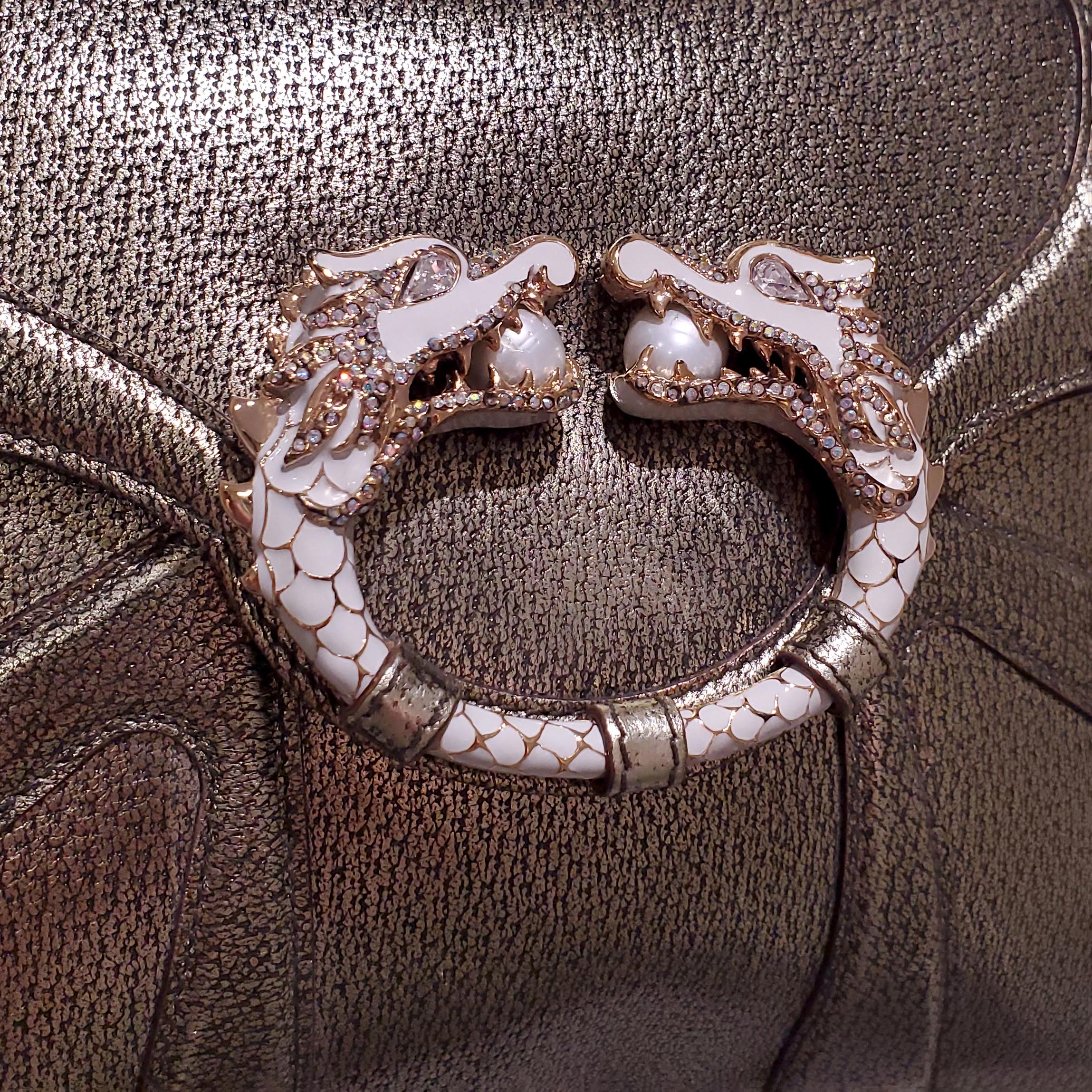 GUCCI DRAGON PEARL SHOULDER BAG