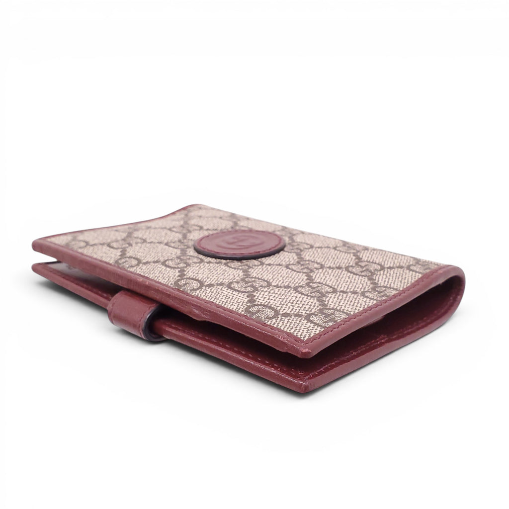 GUCCI GG SUPREME MONOGRAM PASSPORT CASE