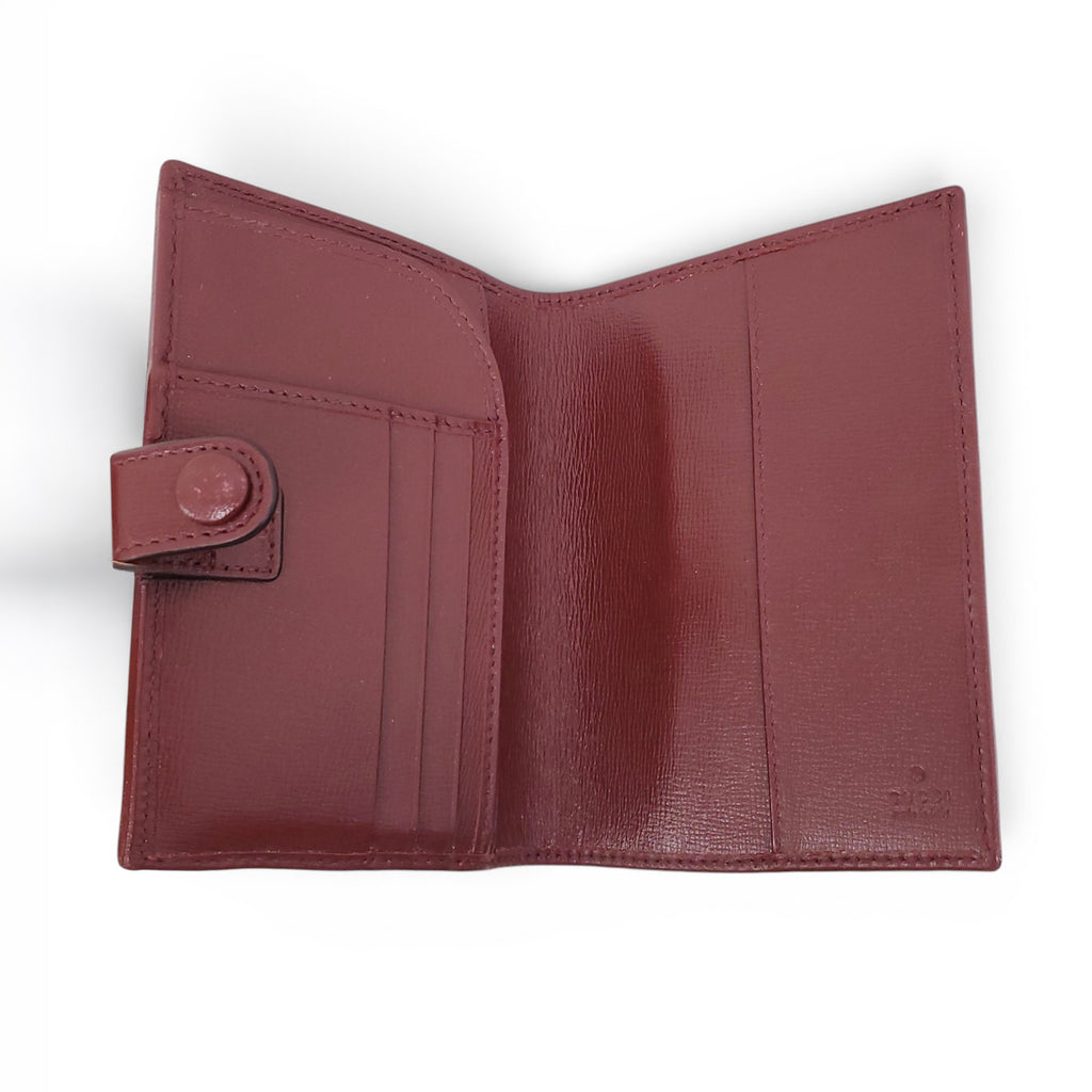 GUCCI GG SUPREME MONOGRAM PASSPORT CASE