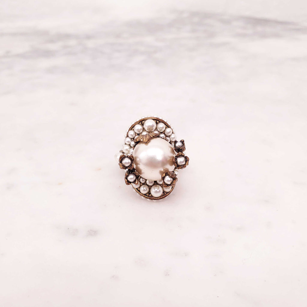 GUCCI PEARL COCKTAIL RING - SIZE 6.5