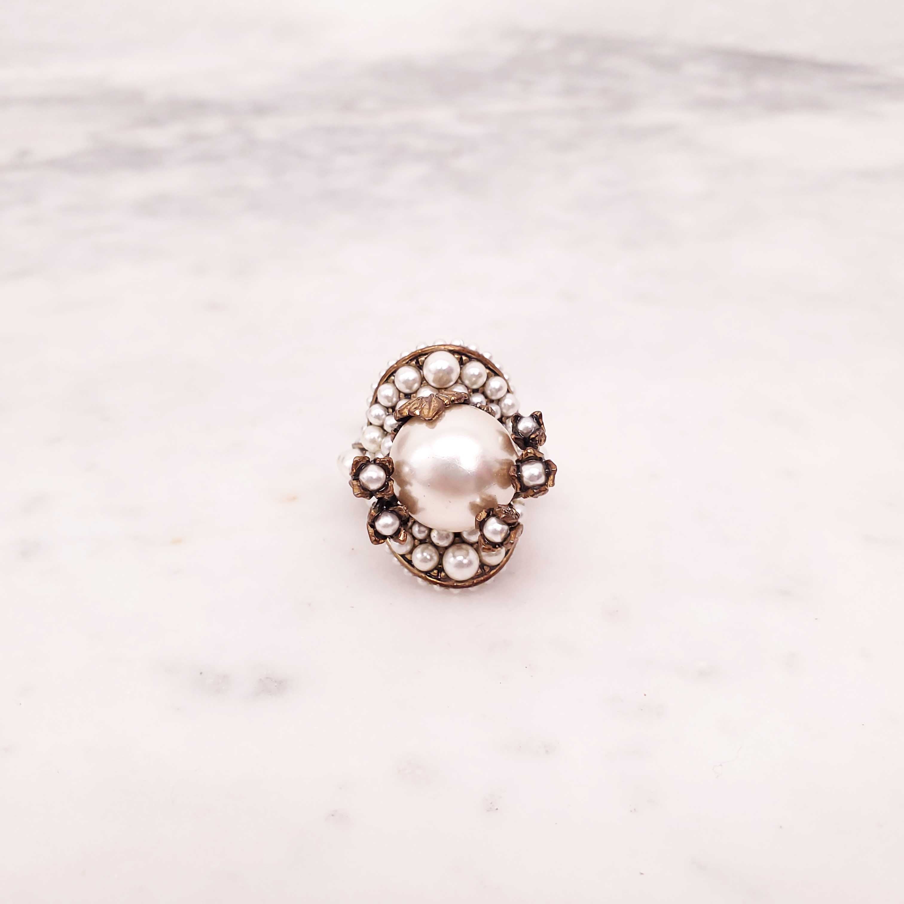 GUCCI PEARL COCKTAIL RING - SIZE 6.5