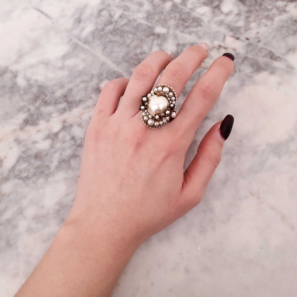 GUCCI PEARL COCKTAIL RING - SIZE 6.5