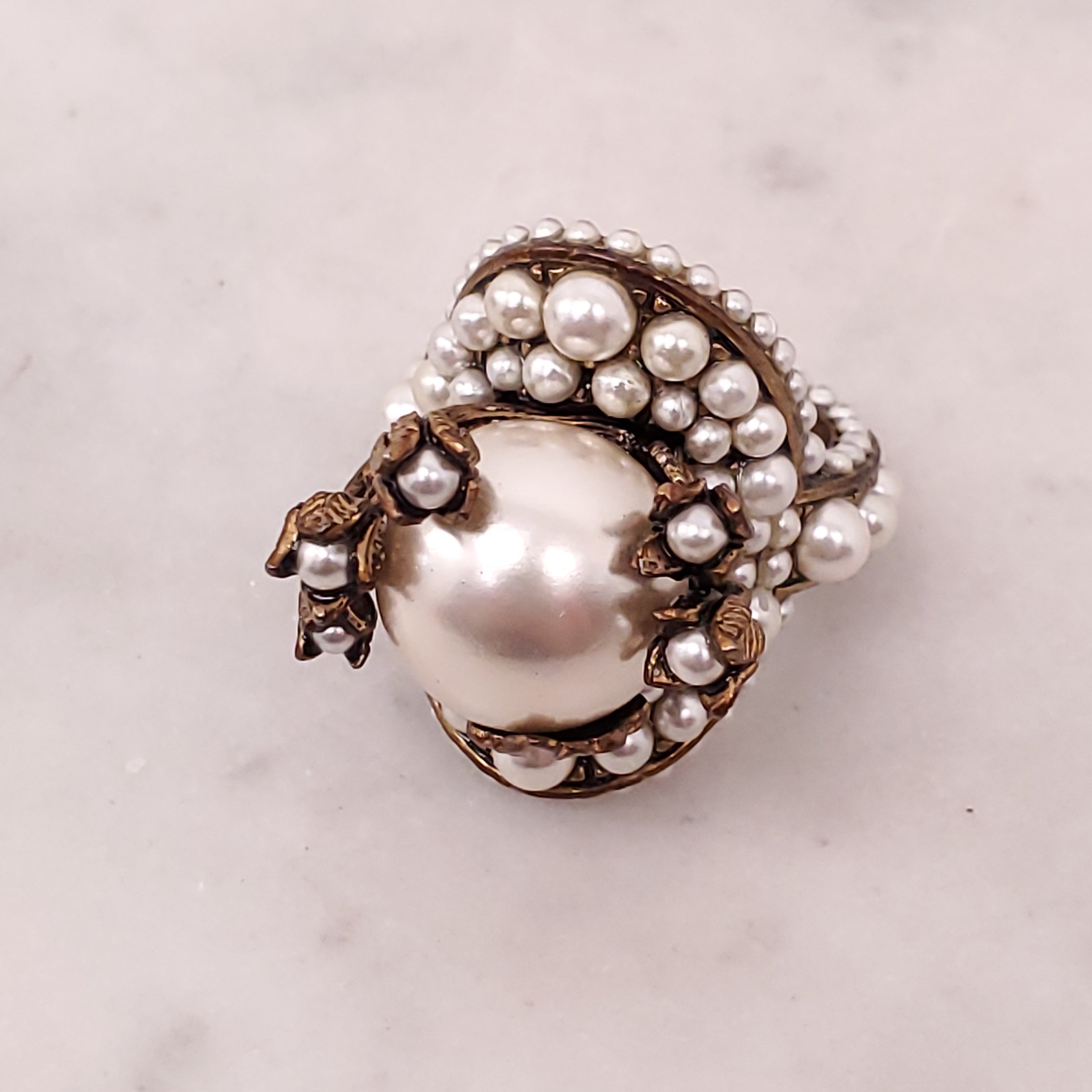 GUCCI PEARL COCKTAIL RING - SIZE 6.5
