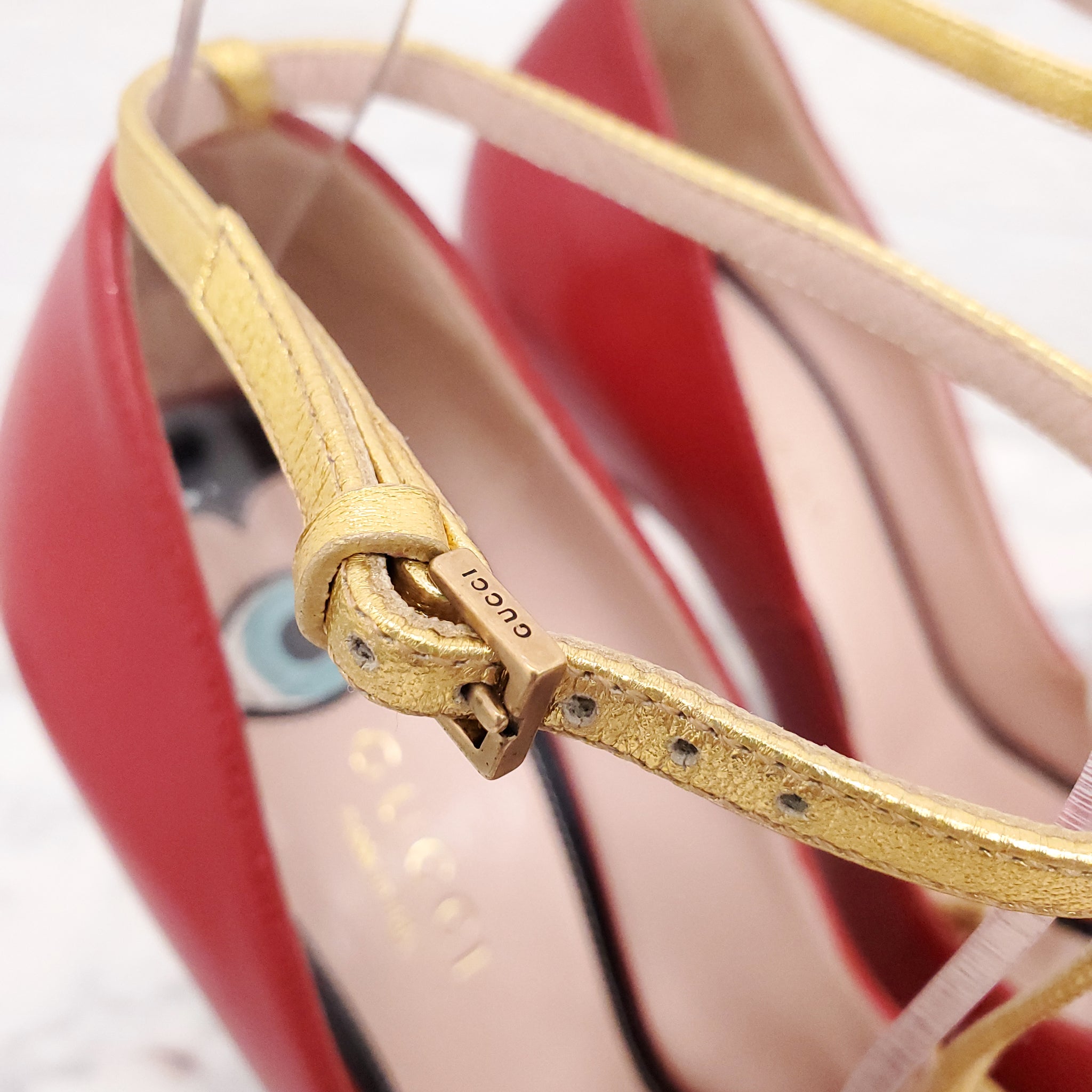 GUCCI ポインテッドトゥミュール ベージュ・レッド WMNS) Gucci Large Strawberry LOGO Mid-Top Fashion High Heels