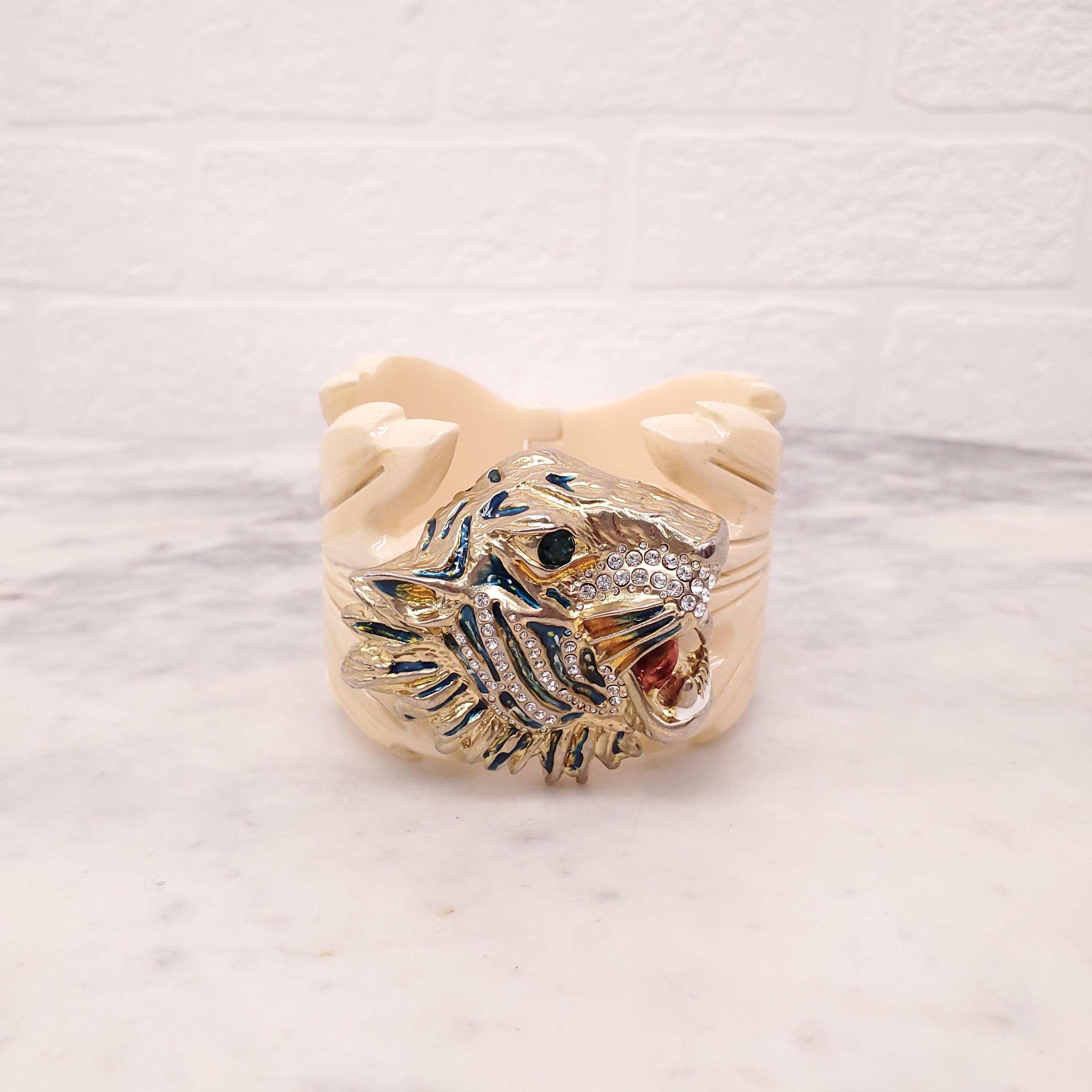 GUCCI RESIN TIGER CUFF