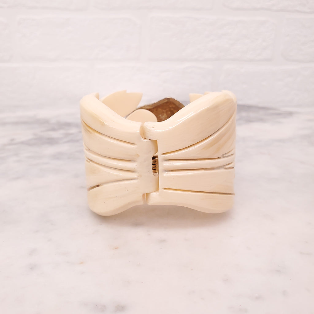 GUCCI RESIN TIGER CUFF