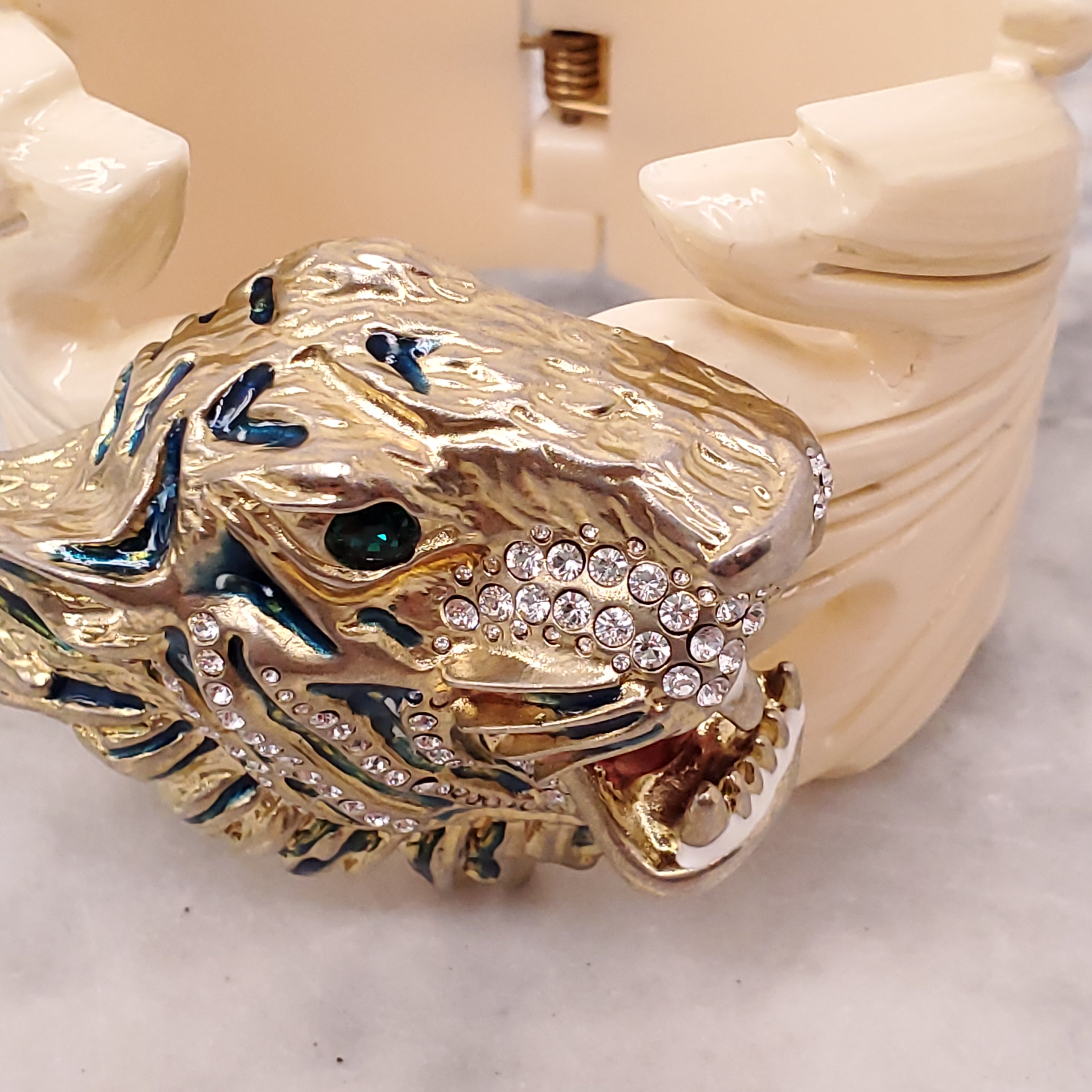 GUCCI RESIN TIGER CUFF