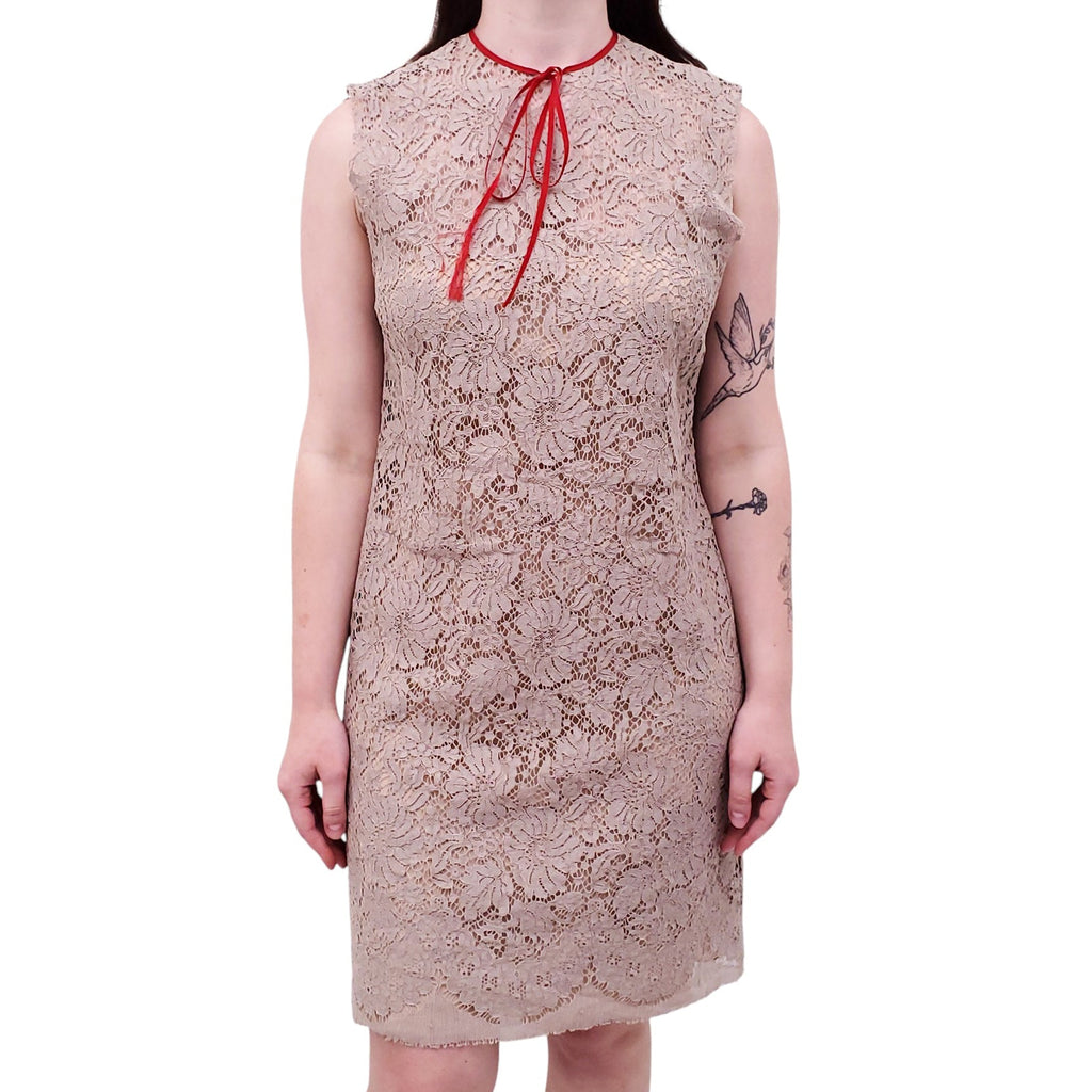 GUCCI TAUPE FLORAL LACE EYELET DRESS WITH RED TIE - SIZE 40