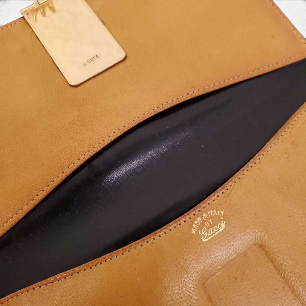 GUCCI VINTAGE LEATHER HAND CLASP WALLET